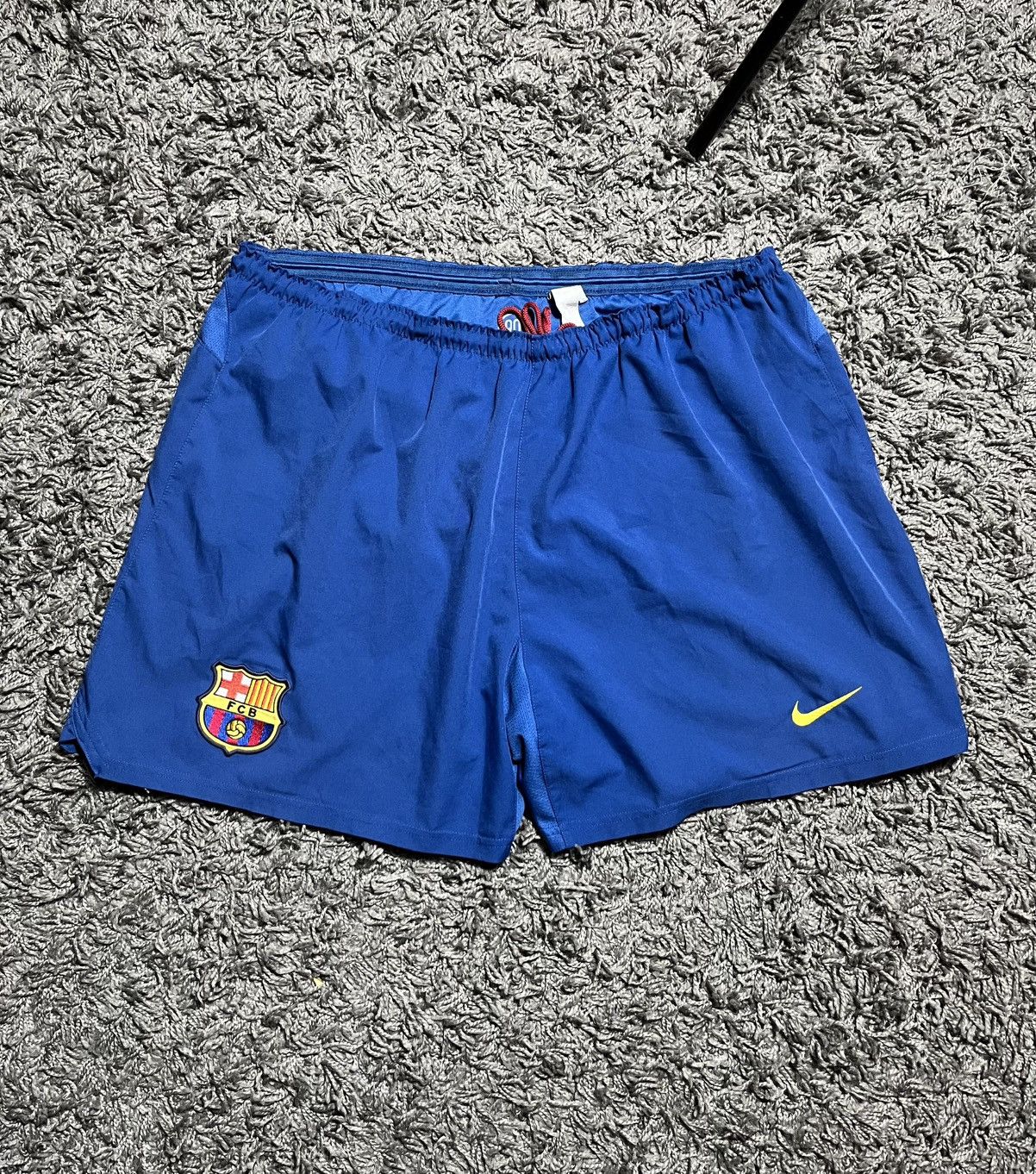Nike NIKE BARCELONA 2004/05 FOOTBALL VINTAGE SOCCER SHORTS Size US 36 / EU 52 - 1 Thumbnail