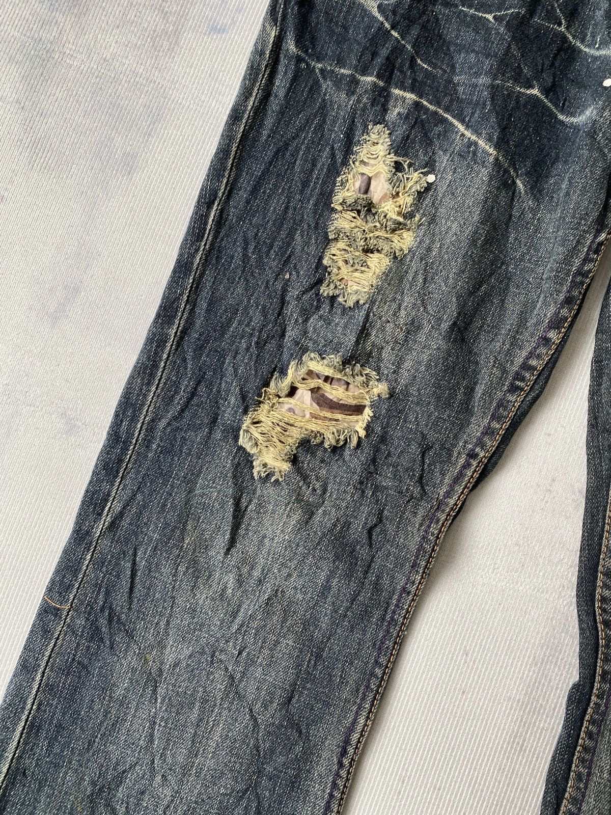 If Six Was Nine Japanese Brand Root Three Claw Marks Flare Distressed Denim Size US 29 - 8 Thumbnail