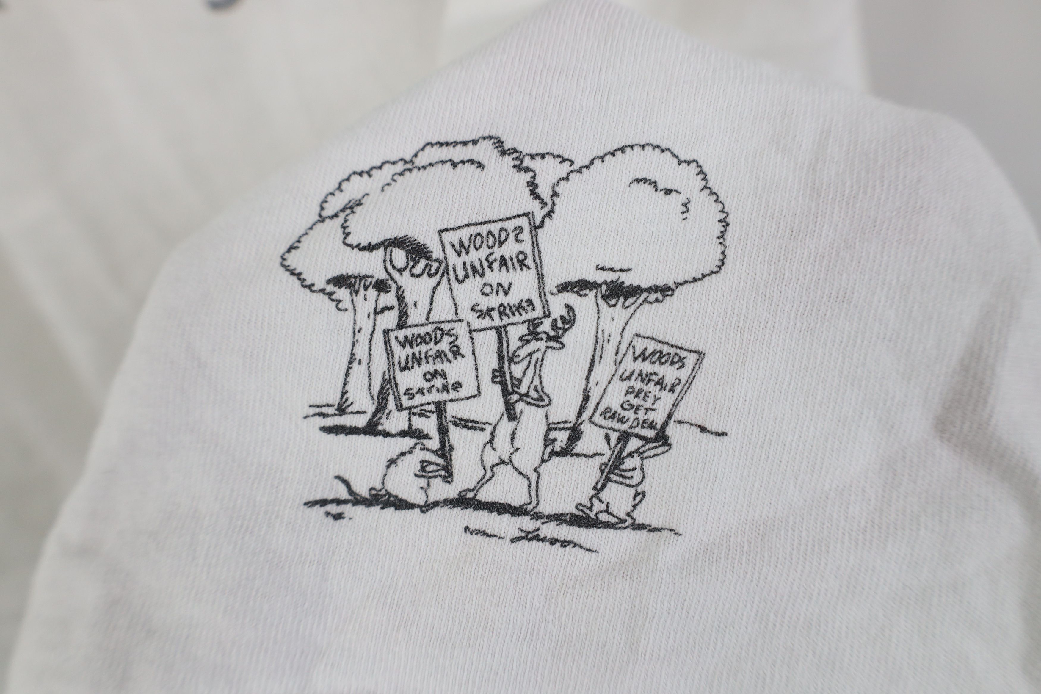 Vintage Vintage 90s Streetwear Wildlife Day Shifts T-Shirt USA Size US XL / EU 56 / 4 - 4 Thumbnail