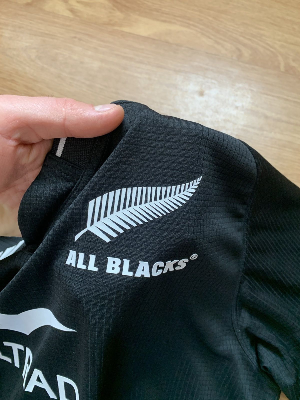 Adidas ALL BLACKS 2022/23 HOME RUGBY JERSEY KIT ADIDAS NEW ZEALAND Size US L / EU 52-54 / 3 - 9 Thumbnail