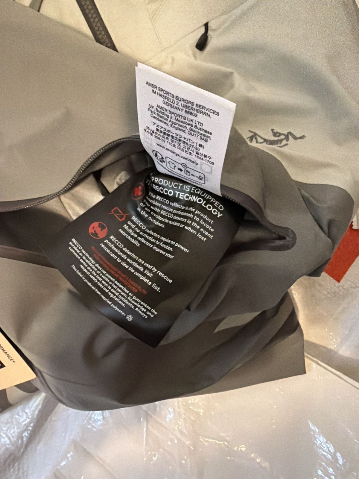 Arc'teryx Arc'teryx Beta AR Jacket Goretex Pro Men’s XXL Solitude Void Size US XXL / EU 58 / 5 - 15 Thumbnail
