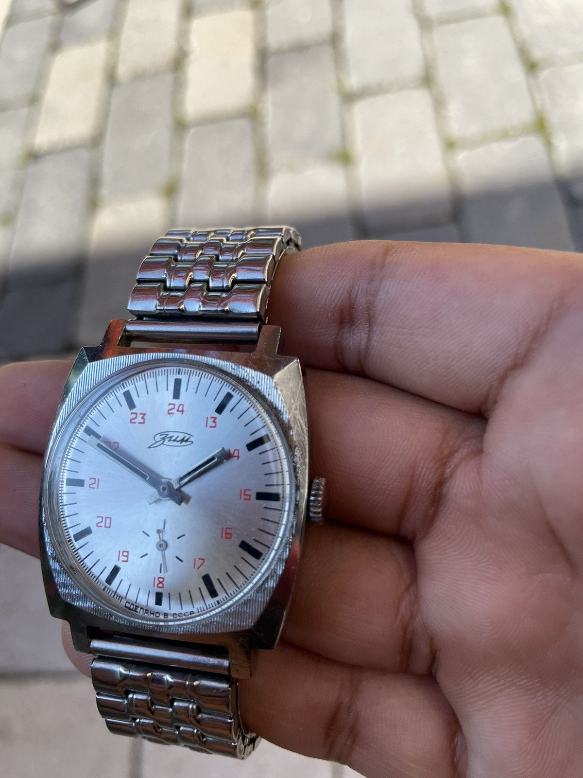 Vintage Vintage 70s ZiM USSR Soviet 15 Jewels Wristwatch 35mm Size ONE SIZE - 4 Thumbnail