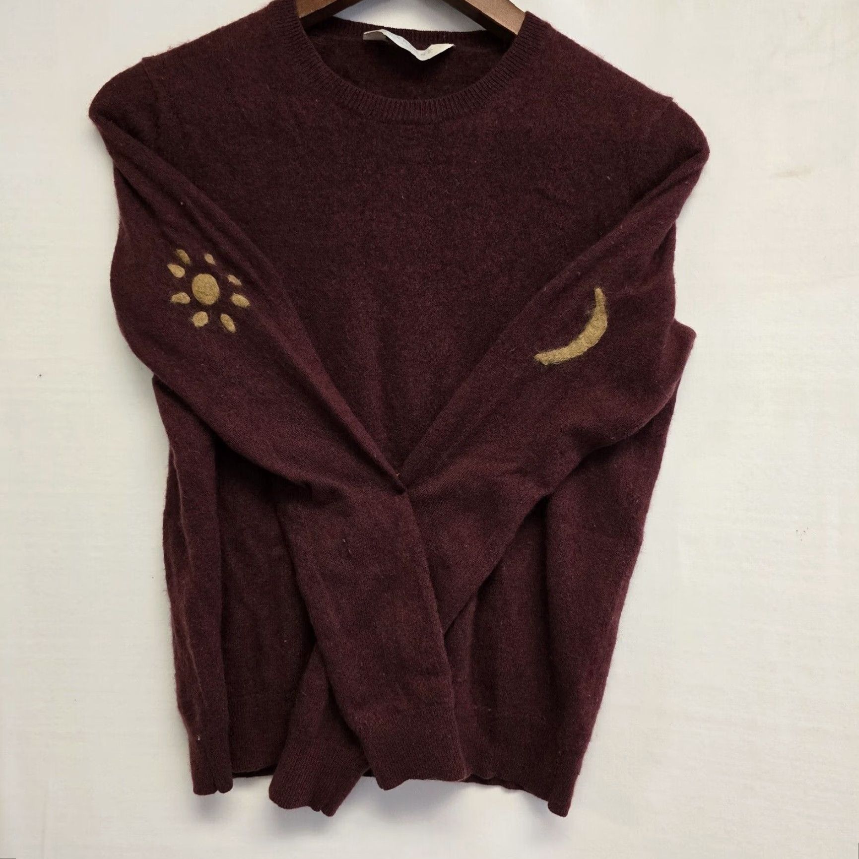 Everlane Everlane Cashmere Crew Neck Sweater Pullover S Women Burgundy Moon Star Accents Knit Long Sleeve Fall Size S / US 4 / IT 40 - 2 Thumbnail