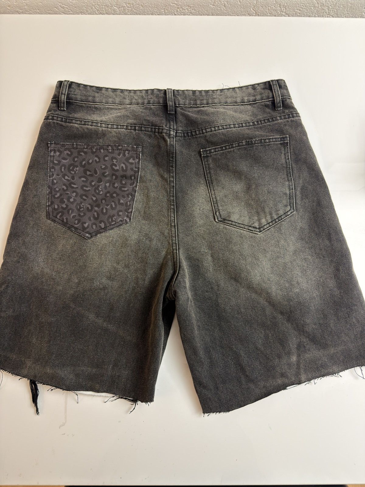 Other Corvidae Black Leopard Knee Denim Shorts Size US 32 / EU 48 - 7 Thumbnail