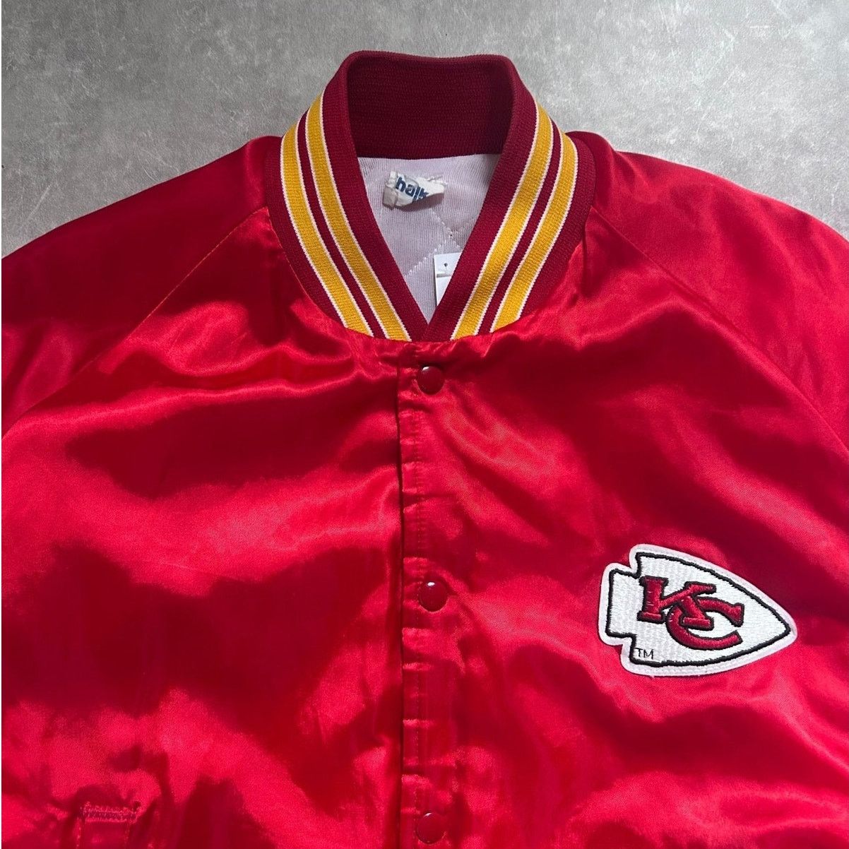 Chalk Line 90s Vintage Kansas City Chiefs Red Satin Jacket Size M Size US M / EU 48-50 / 2 - 2 Thumbnail