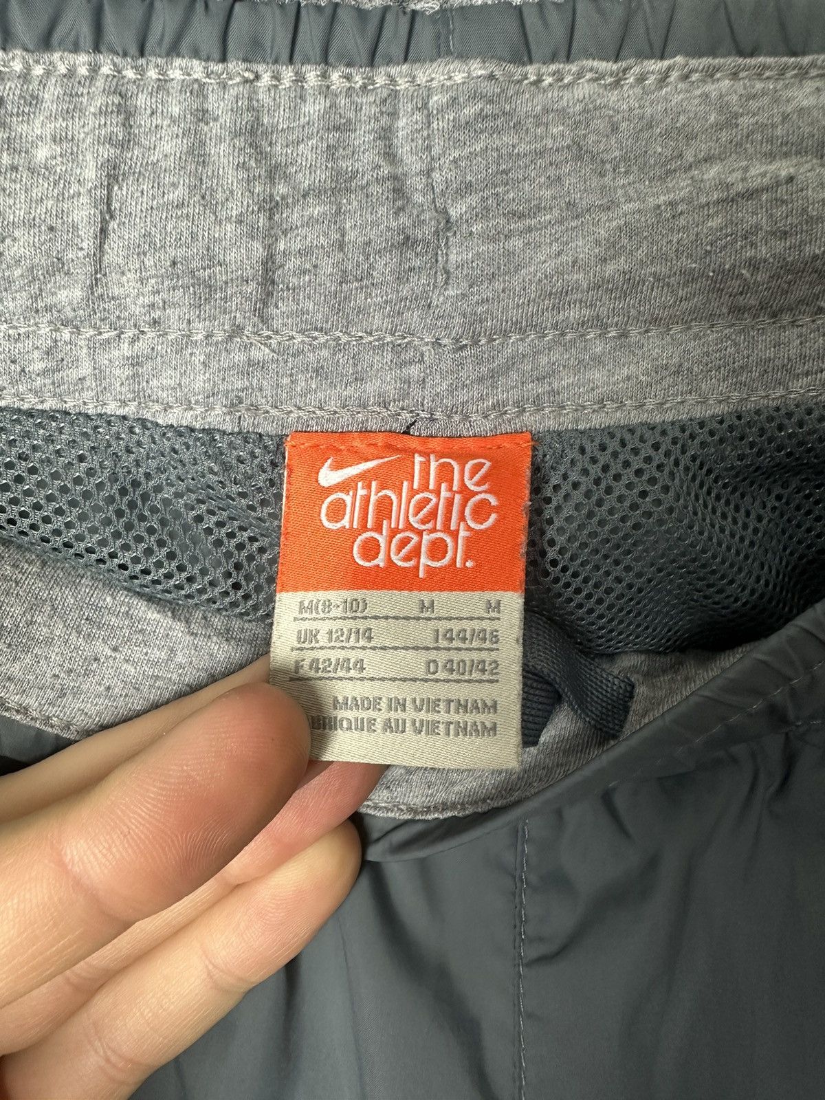Nike Nike Sportswear Drawstring Hem Nylon Jogger Pants Size M Size 30" / US 8 / IT 44 - 7 Thumbnail