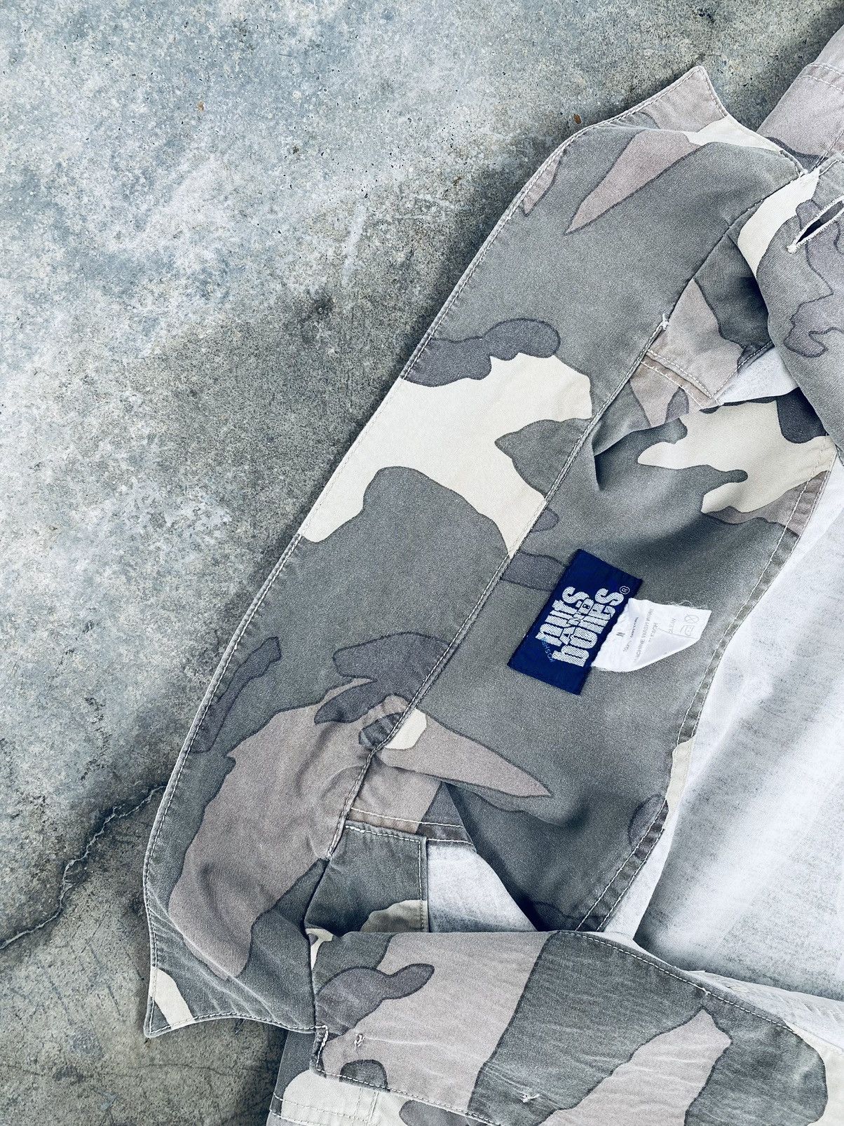 Japanese Brand Vintage Kosher Nuts And Bones Camo Button Ups Shirt Size US M / EU 48-50 / 2 - 11 Thumbnail