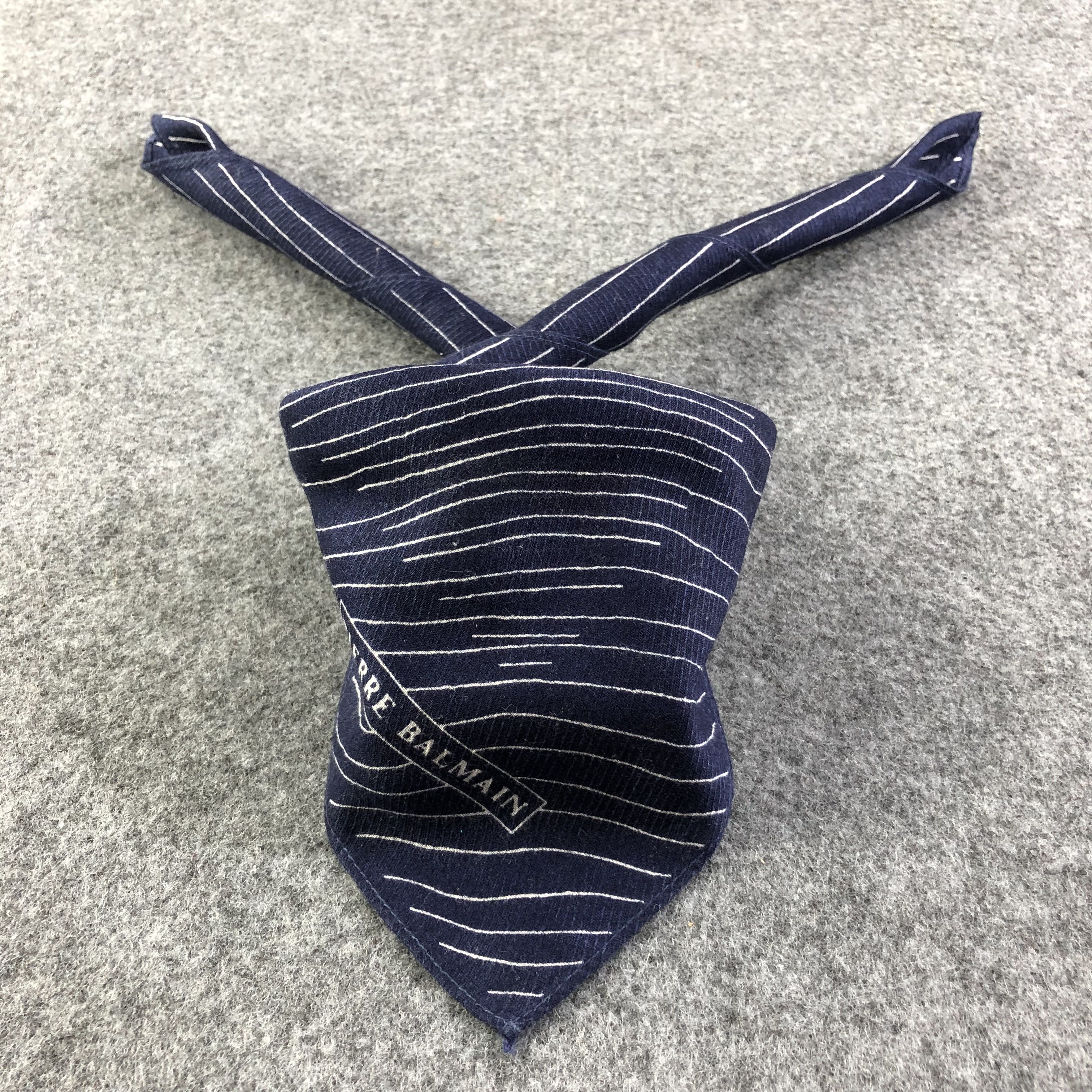 Pierre Balmain × Vintage Pierre Balmain Handkerchief Neckerchief Bandana H2265 Size ONE SIZE - 1 Thumbnail