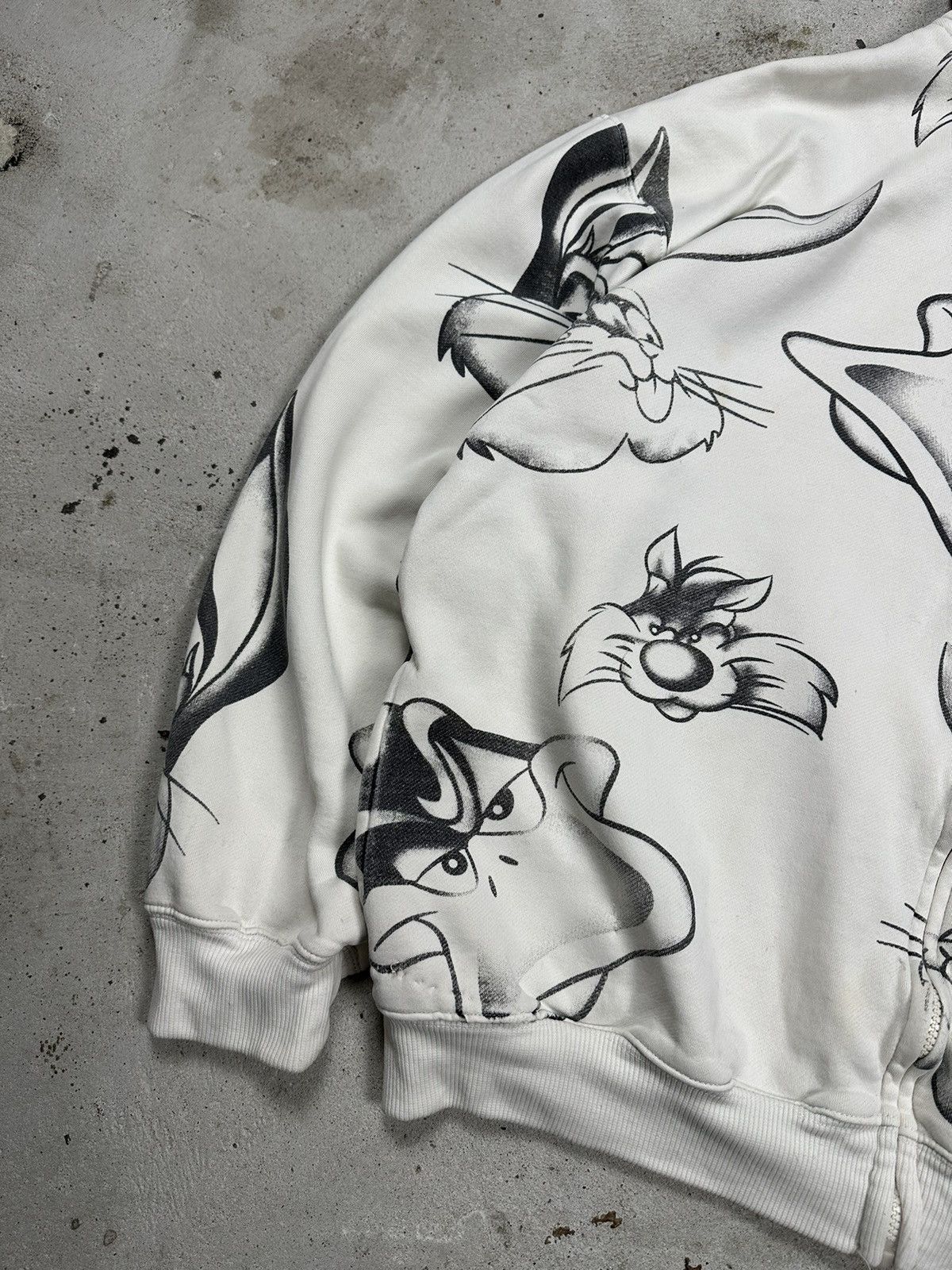 Vintage × Warner Bros Vintage y2k Lot 29 Looney Tunes All Over Print Boxy Hoodie Size US XXL / EU 58 / 5 - 3 Thumbnail