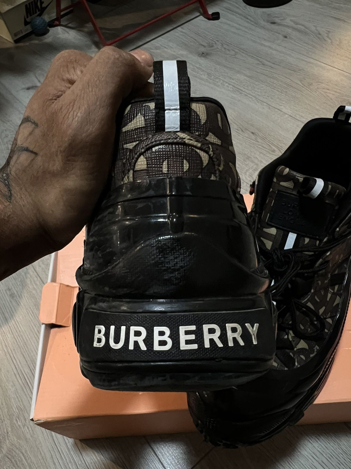 Burberry BURBERRY E-Canvas Monogram Arthur Sneakers Size US 11 / EU 44 - 6 Thumbnail