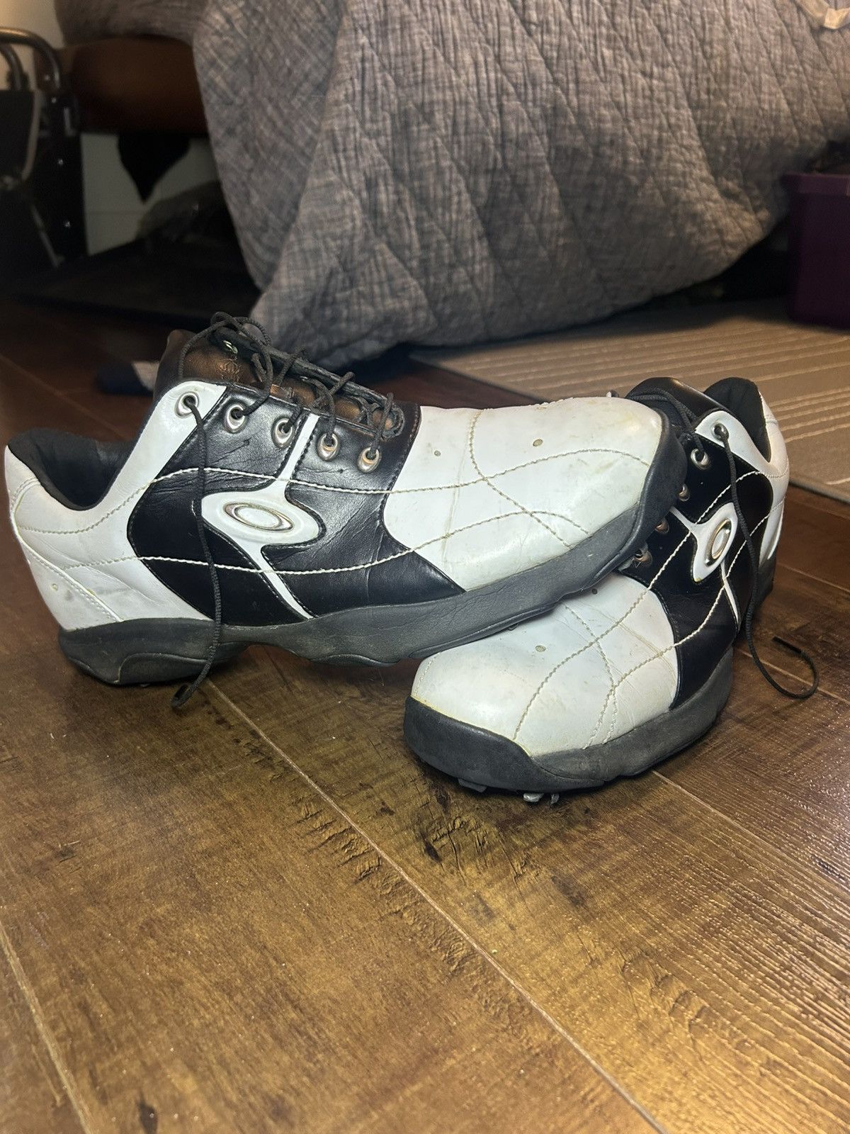 Oakley Leather Golf Shoes With Spikes in White, Men's (Size 12)