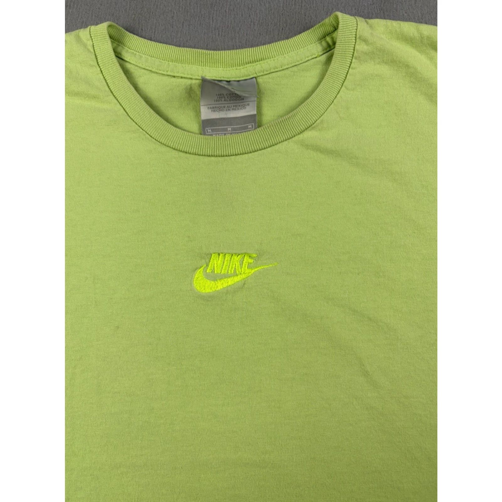 Nike VINTAGE Nike Center Swoosh T Shirt Women’s M Green Cropped Short Sleeve Y2k Embroidered Round Neck Size M / US 6-8 / IT 42-44 - 2 Thumbnail