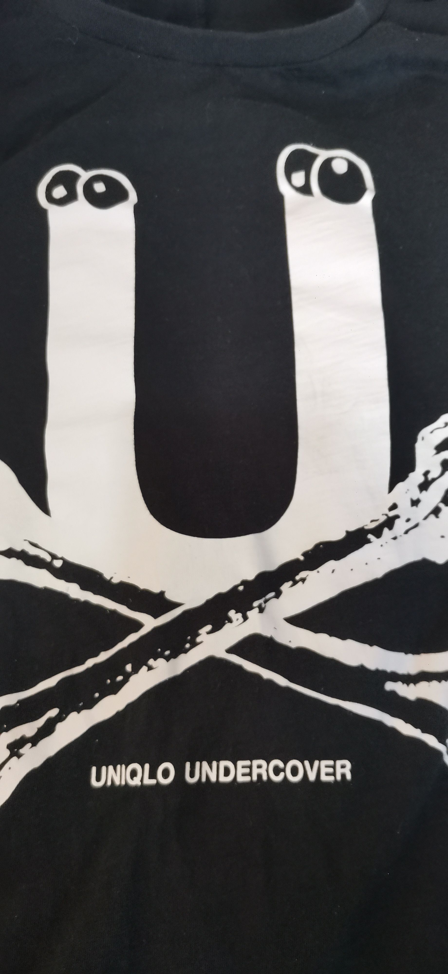 Undercover × Uniqlo RARE Undercover × Uniqlo UU Tee–Jun Takahashi Collab–Black L Size US L / EU 52-54 / 3 - 3 Thumbnail