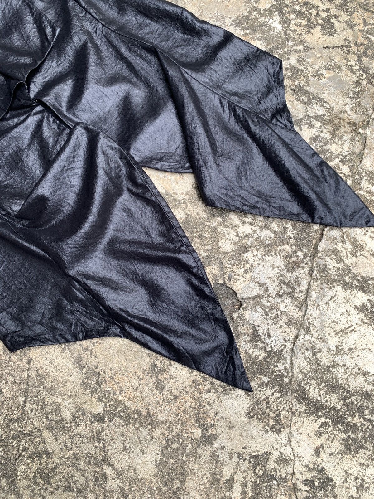 Japanese Brand y2k ZU.KU Black Leather Look Short Sleeves Blazer Size M / US 6-8 / IT 42-44 - 4 Thumbnail