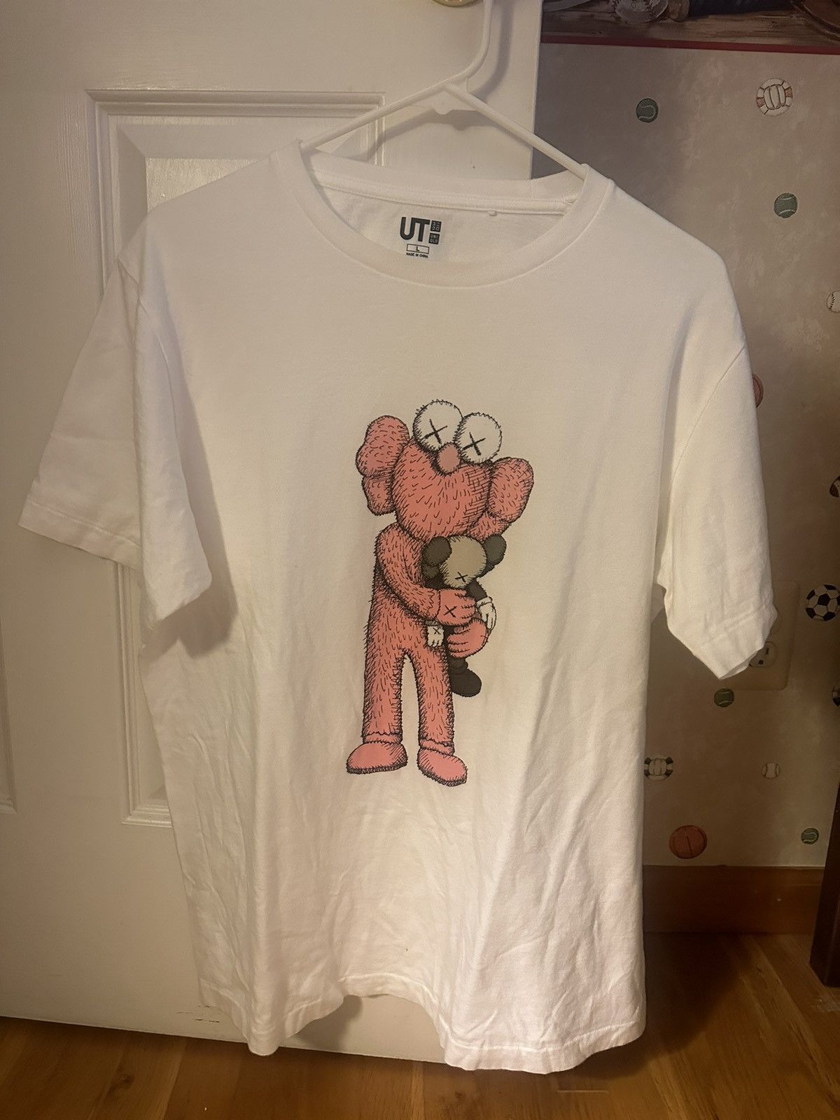 Kaws × Uniqlo KAWS X Uniqlo Collab Pink Bear Summer 2019 T Shirt Size US L / EU 52-54 / 3 - 1 Thumbnail