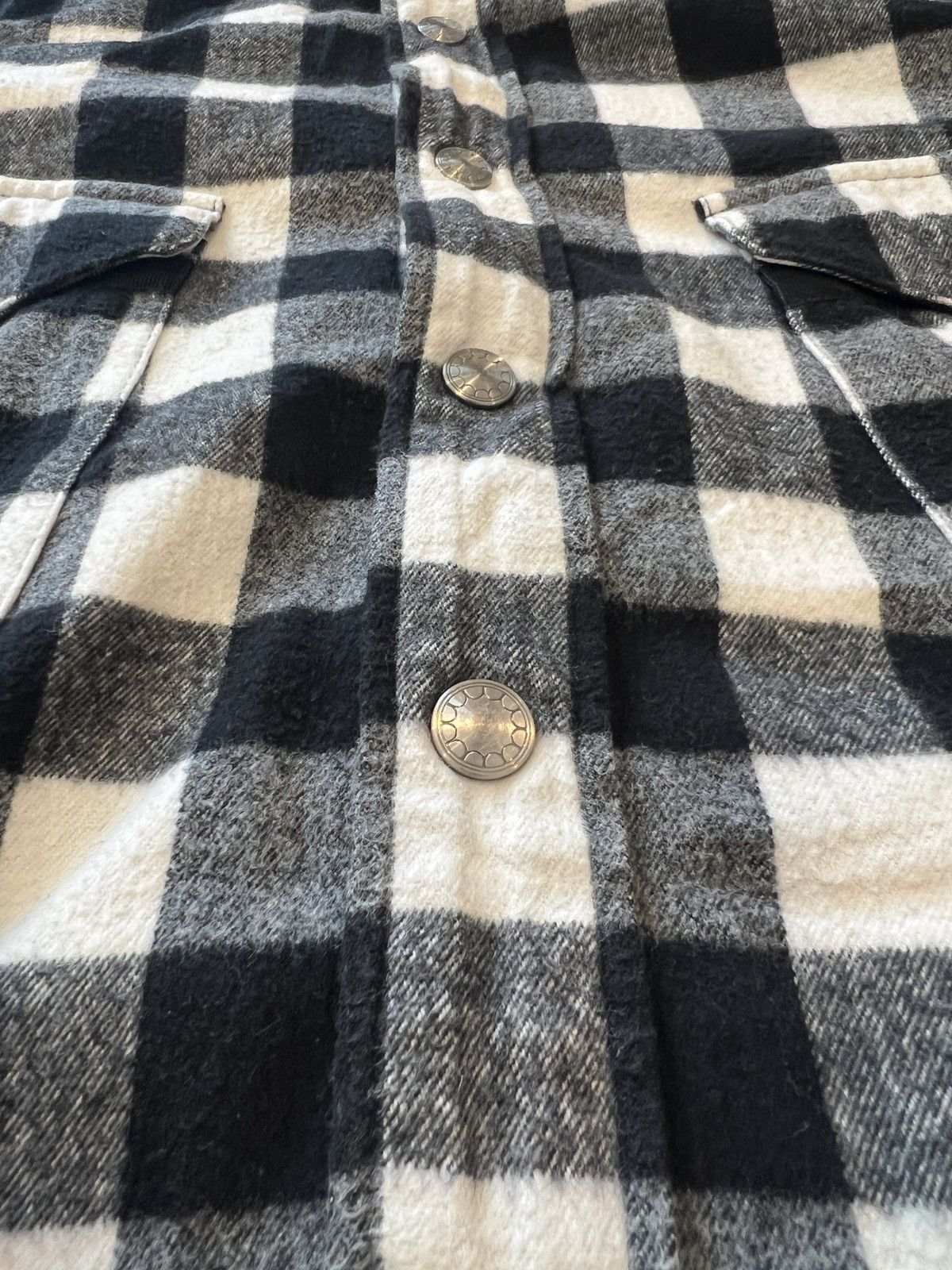 Original Fake Like new original fake OF kaws long sleeve shirt size 3 Size US L / EU 52-54 / 3 - 2 Thumbnail