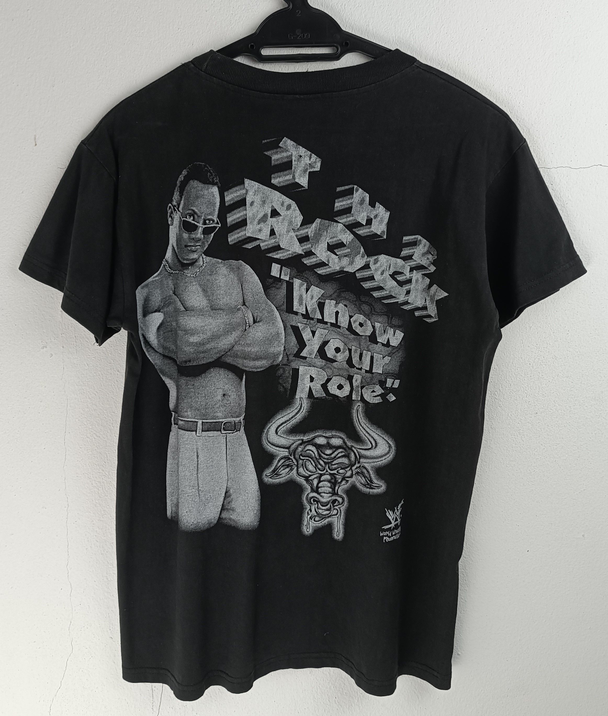 Vintage VINTAGE THE ROCK KNOW YOUR ROLE WWE WWF BOOTLEG TEE Size US S / EU 44-46 / 1 - 4 Thumbnail