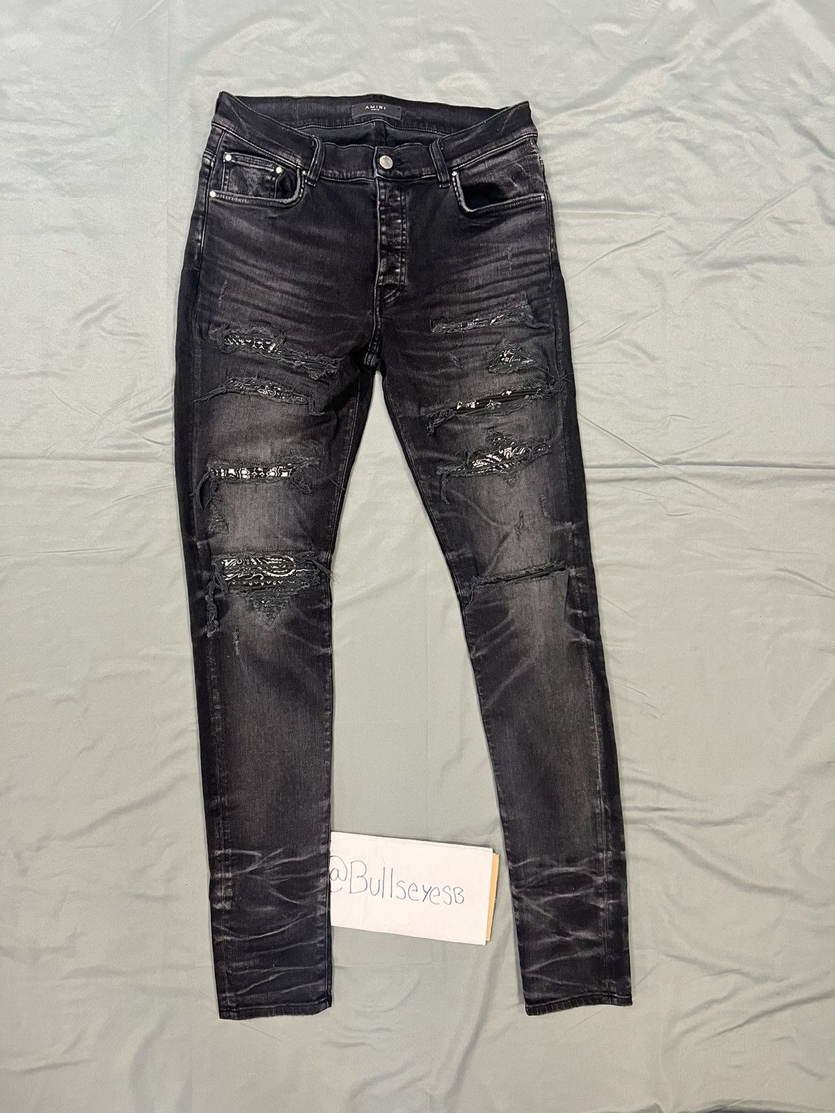 Jean AMIRI Bandana Noir Tie Dye Vieilli - Taille 32, Neuf Avec étiquette (réf. SS22MDS006_023)