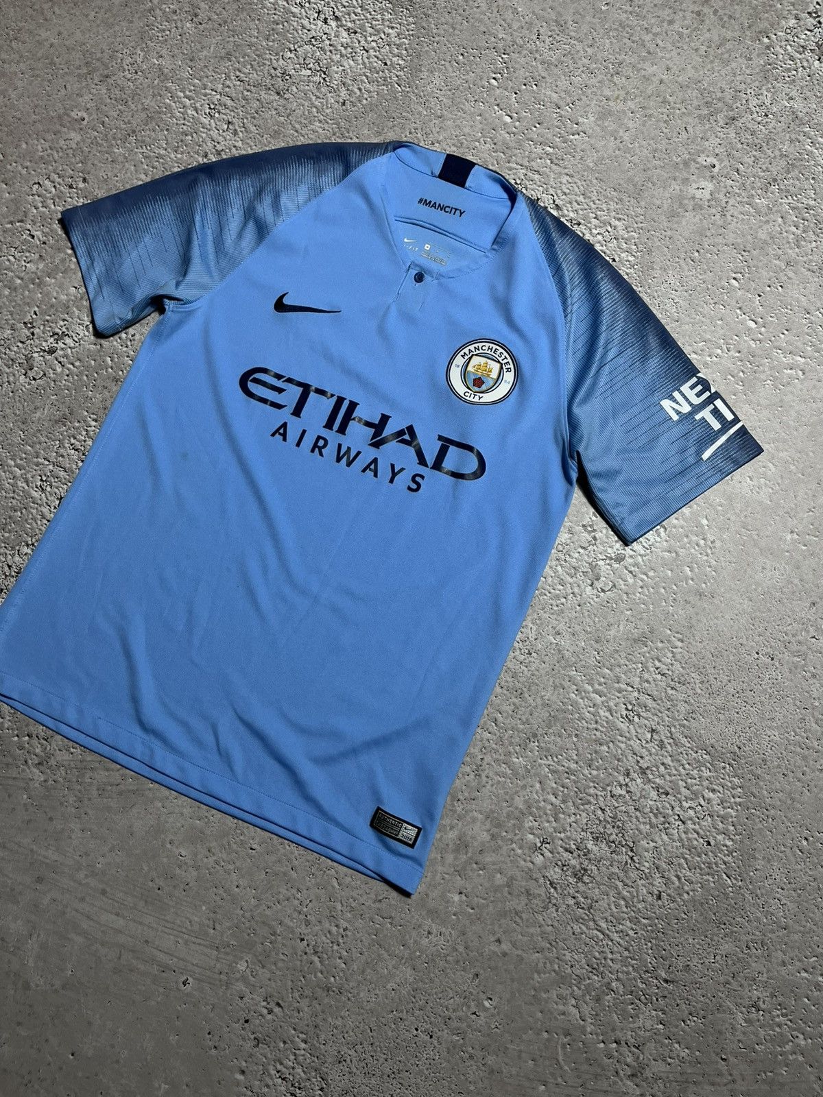 Nike Nike Manchester City 2018 Home Jersey Shirt Size M Size US M / EU 48-50 / 2 - 2 Thumbnail