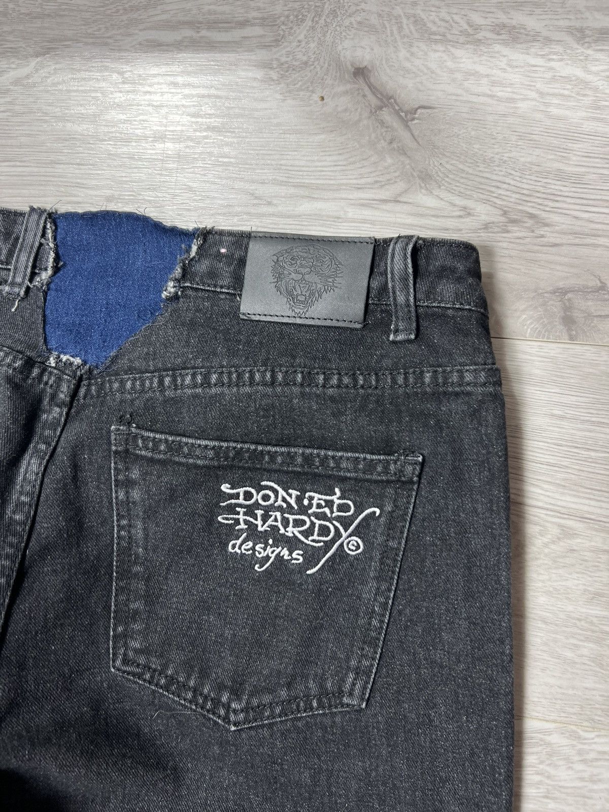 Ed Hardy Ed Hardy Embroidered Dragon Flame Straight Leg Jean Big Logo Size US 32 / EU 48 - 18 Thumbnail