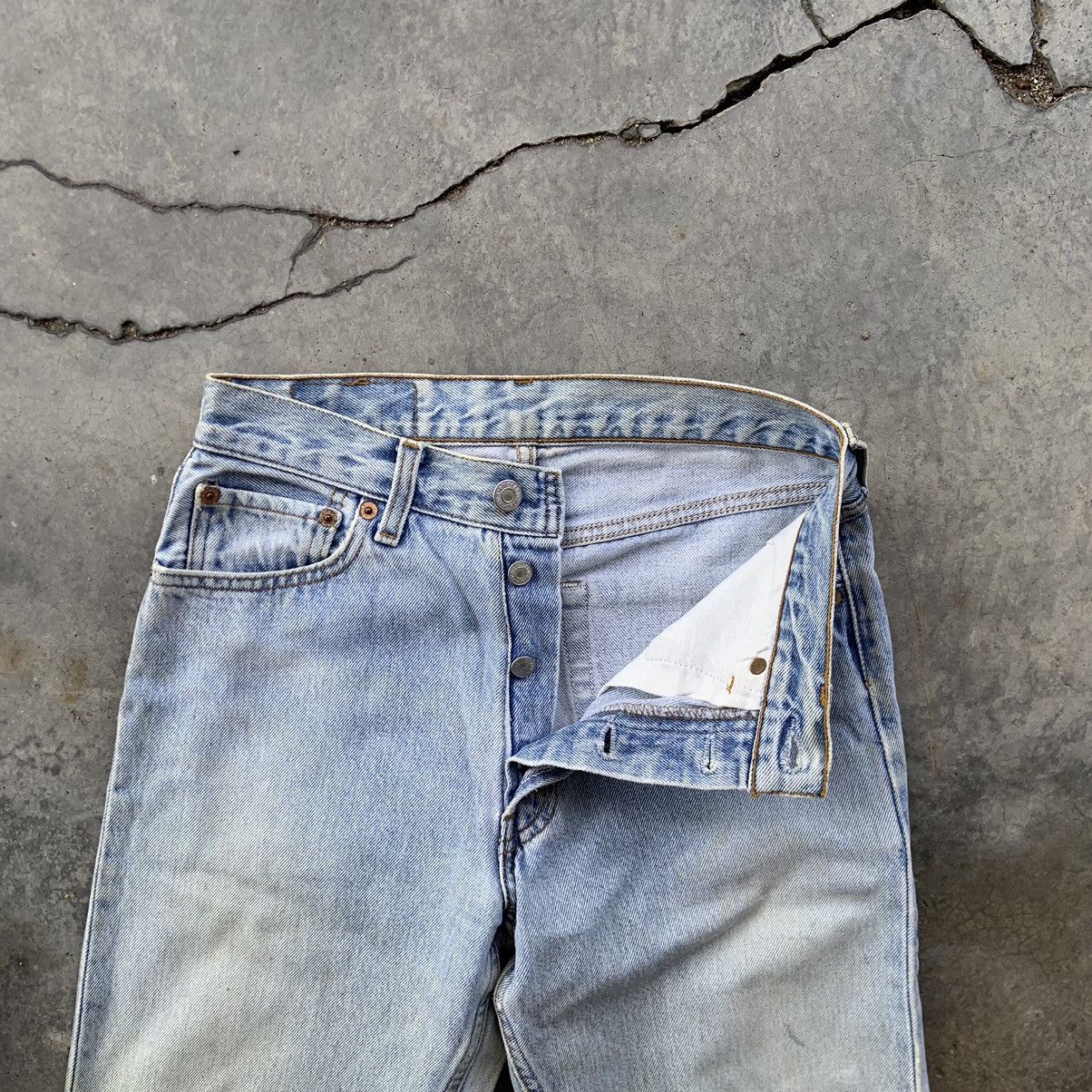 Levi's Vintage Clothing W27” Vintage Levis 501 Denim Blue Pants Distressed Button Size US 27 - 6 Thumbnail