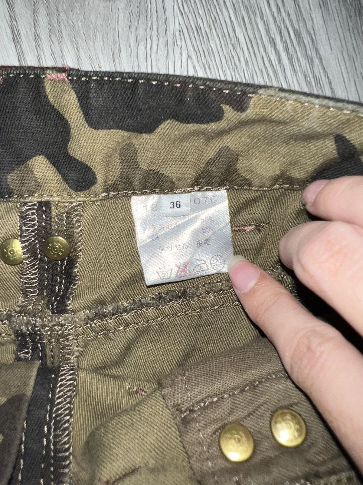 Japanese Brand Camo print flap pocket cargo mini skirt 🔋🖤 Size 25" / US 0 / IT 36 - 8 Thumbnail