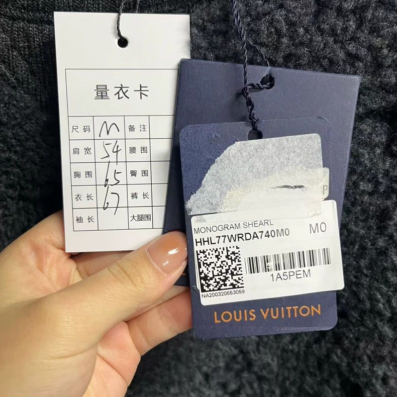 Louis Vuitton Louis Vuitton Full Black Logo Pullover Crew Neck Sweatshir Size US M / EU 48-50 / 2 - 4 Thumbnail