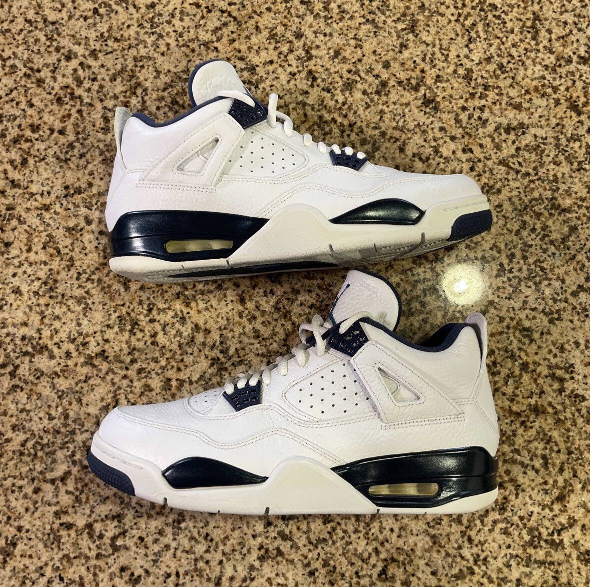 Air Jordan Retro Legend Blue