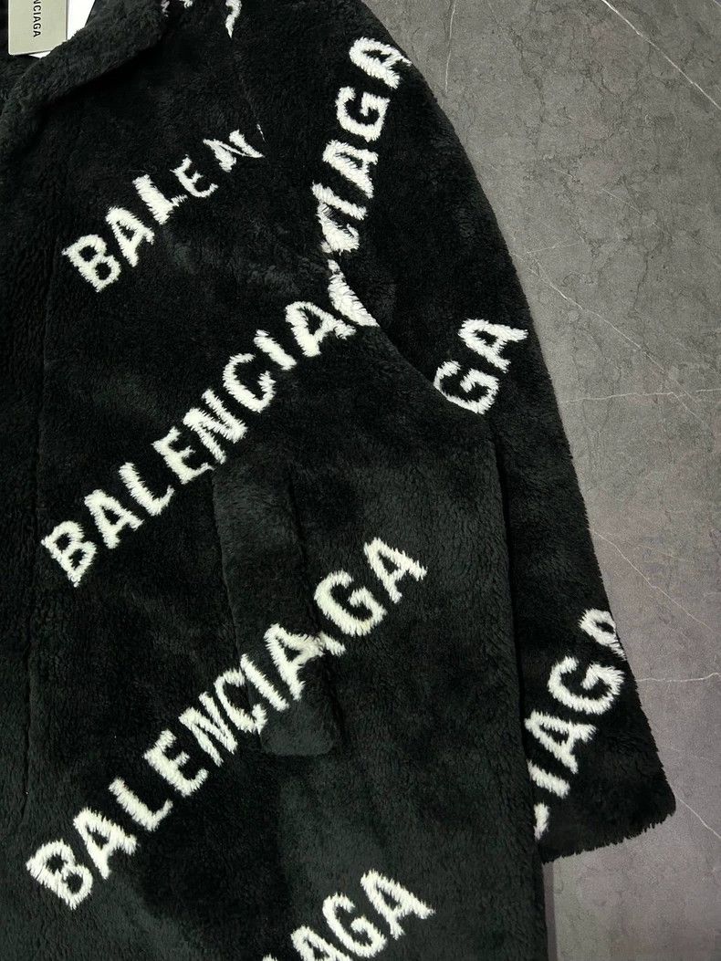Balenciaga Balenciaga size 44 Teddy coat full of bullet screen logo Size S / US 4 / IT 40 - 4 Thumbnail