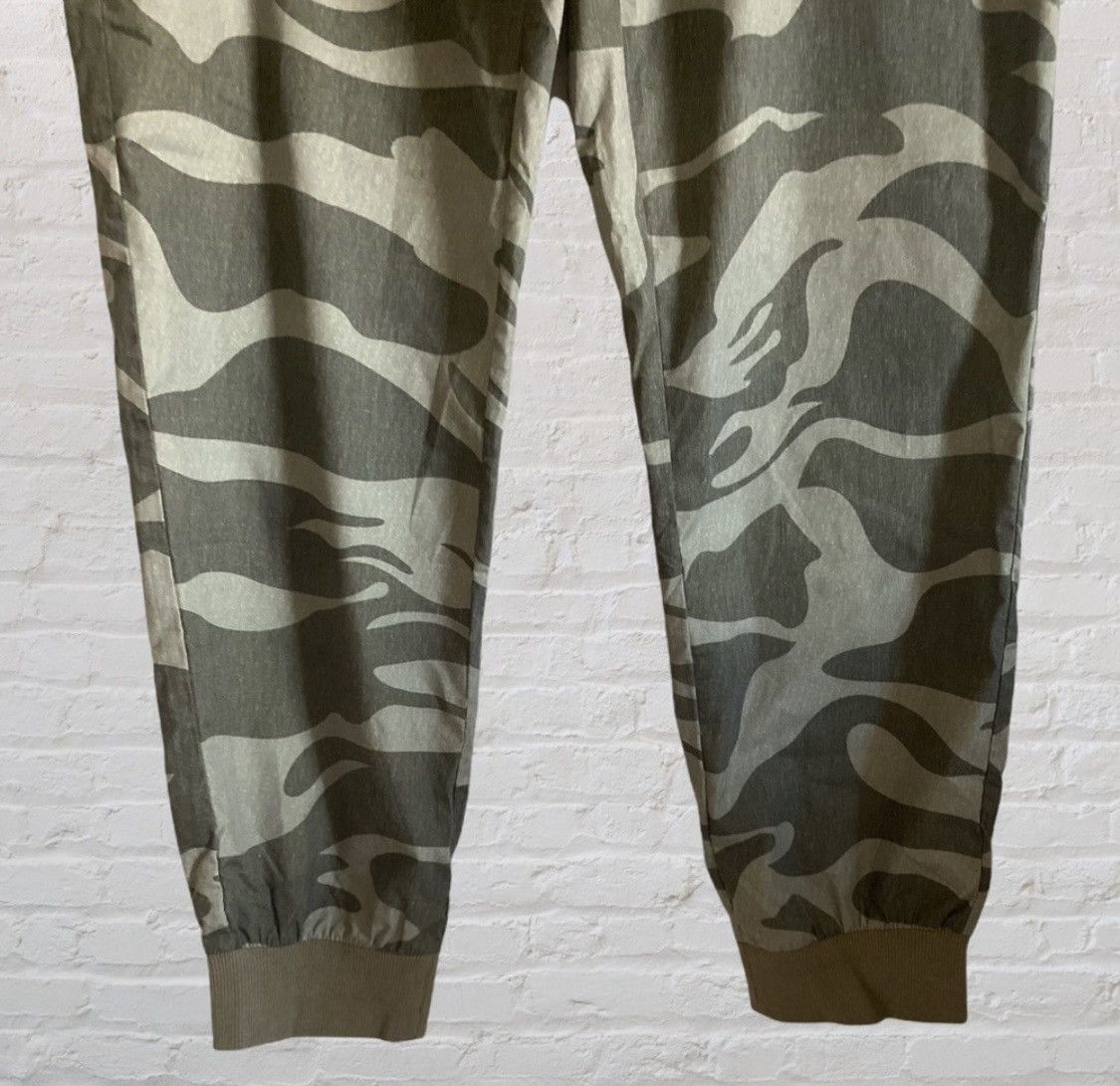 Other ARMY CAMO PRINT DRAWSTRING JOGGERS SZ L Size 32" / US 10 / IT 46 - 3 Thumbnail