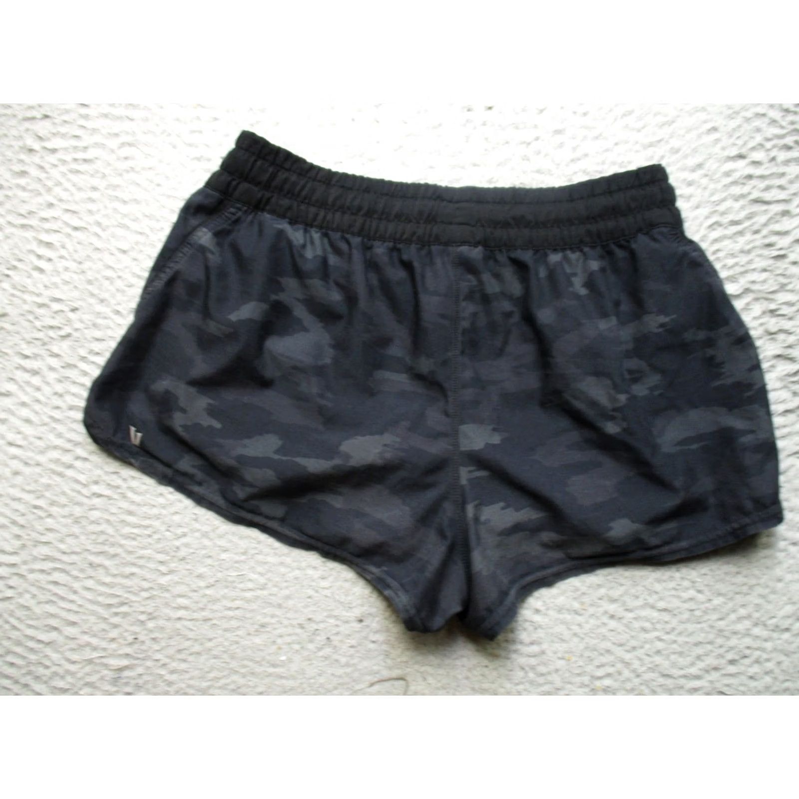 Vuori Vuori Shorts Womens S Camouflage Drawstring Lined Pockets Running Gym Athletic 3 in Inseam Summer Womens Size 28" / US 6 / IT 42 - 6 Thumbnail