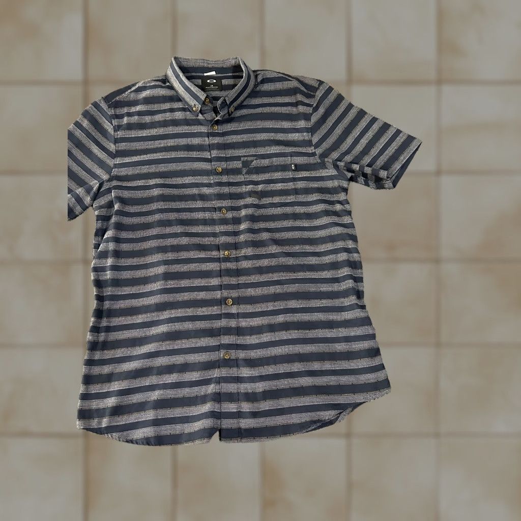 Oakley Oakley Button-Down Shirt Mens L Blue Striped Short Sleeve Casual Pocket Shirt Size US L / EU 52-54 / 3 - 1 Thumbnail