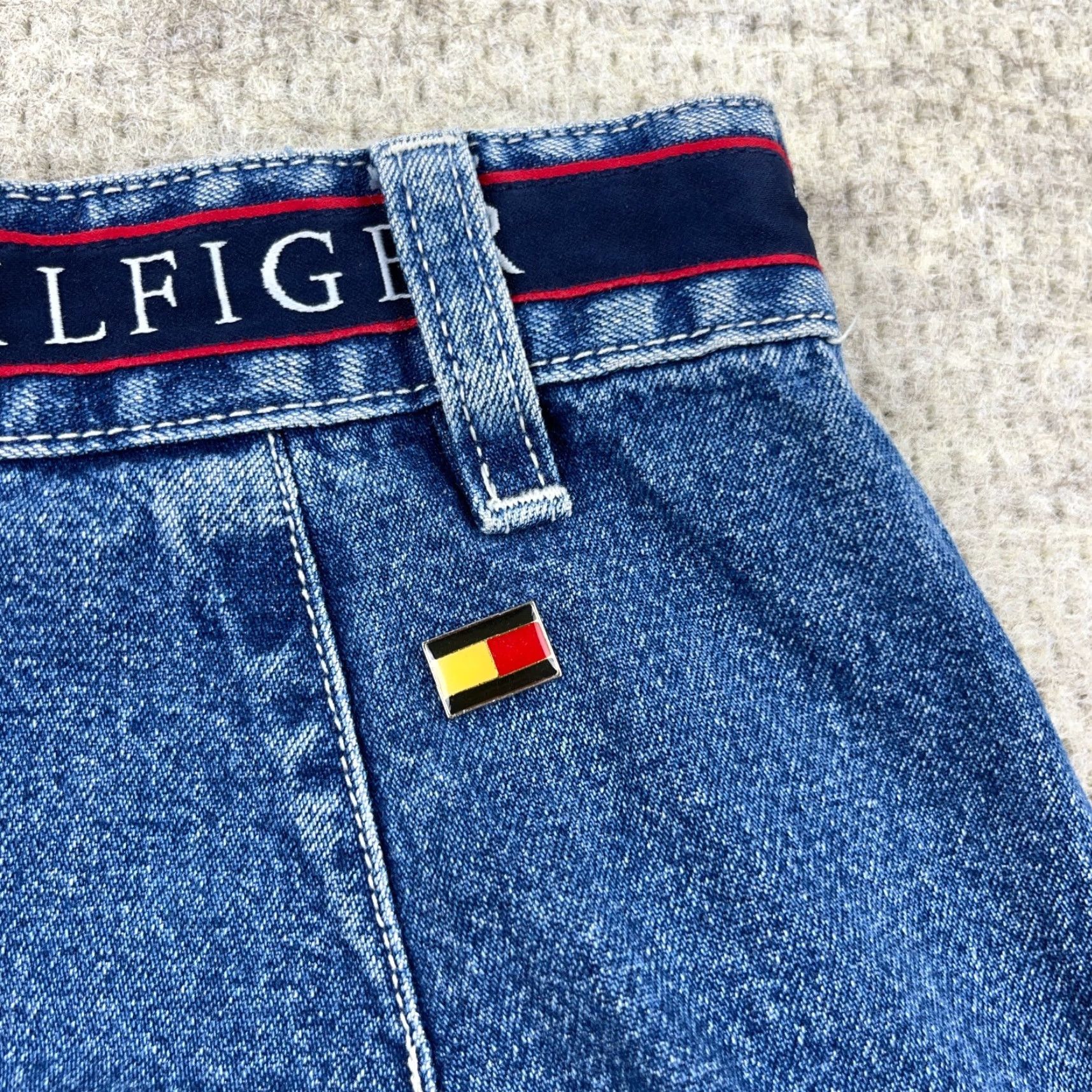 Tommy Hilfiger Vintage Tommy Hilfiger Skirt Women 6 Denim Midi Med Wash Spell Out Y2K 00s Size 28" / US 6 / IT 42 - 6 Thumbnail