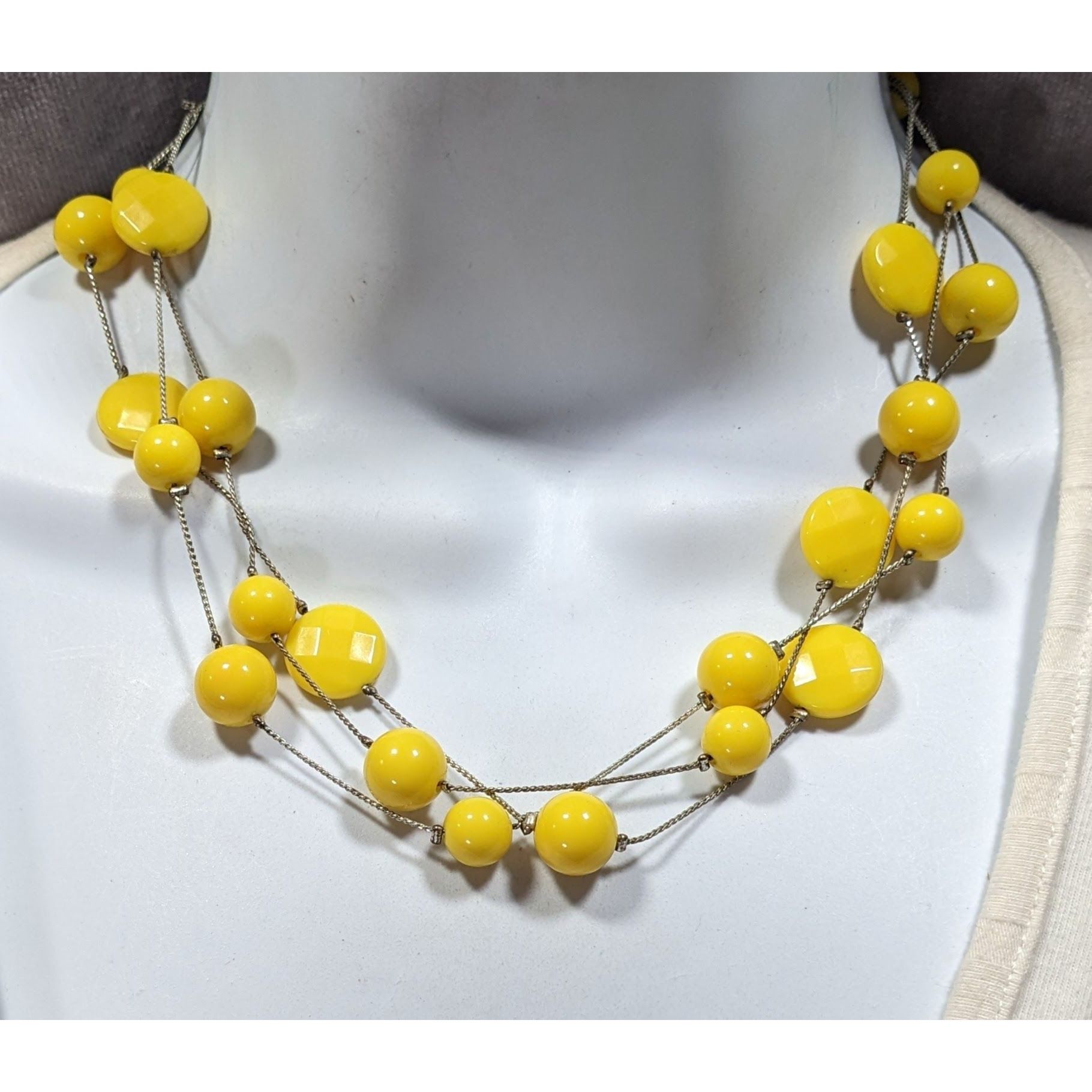 Other Funky Yellow Beaded Silver Chain Floating Necklace Size ONE SIZE - 2 Thumbnail