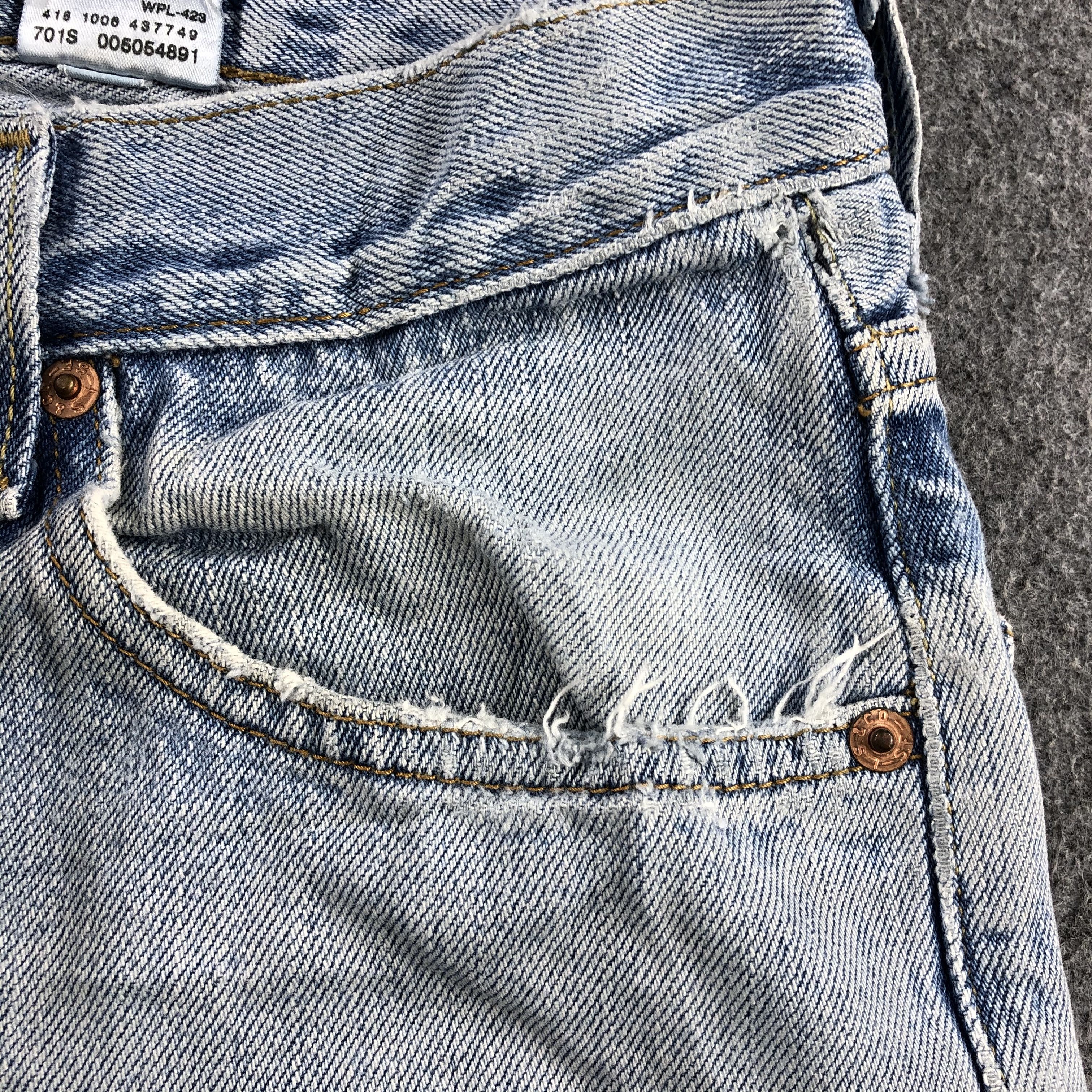Levi's Vintage Light Wash Levis 505 Jeans-J2182 Size US 27 - 13 Thumbnail