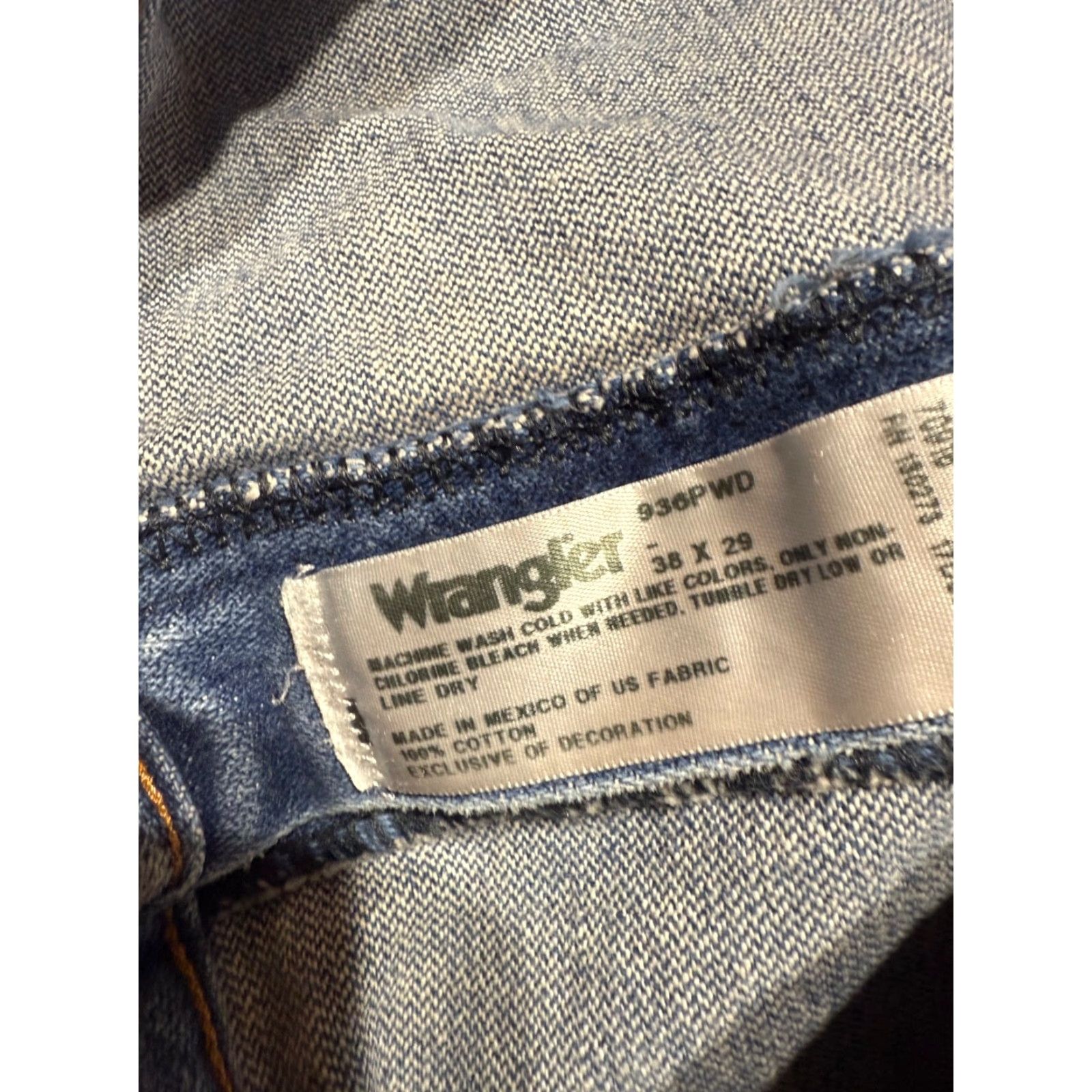 Wrangler Wrangler 936 Jeans 38 Blue Denim Bootcut Distressed 38x29 Men Pan 5-Pocket Wrangler 936 Bootcut Jeans Size 38 Mens Regular Blue Denim Distressed Jeans Size US 38 / EU 54 - 6 Thumbnail