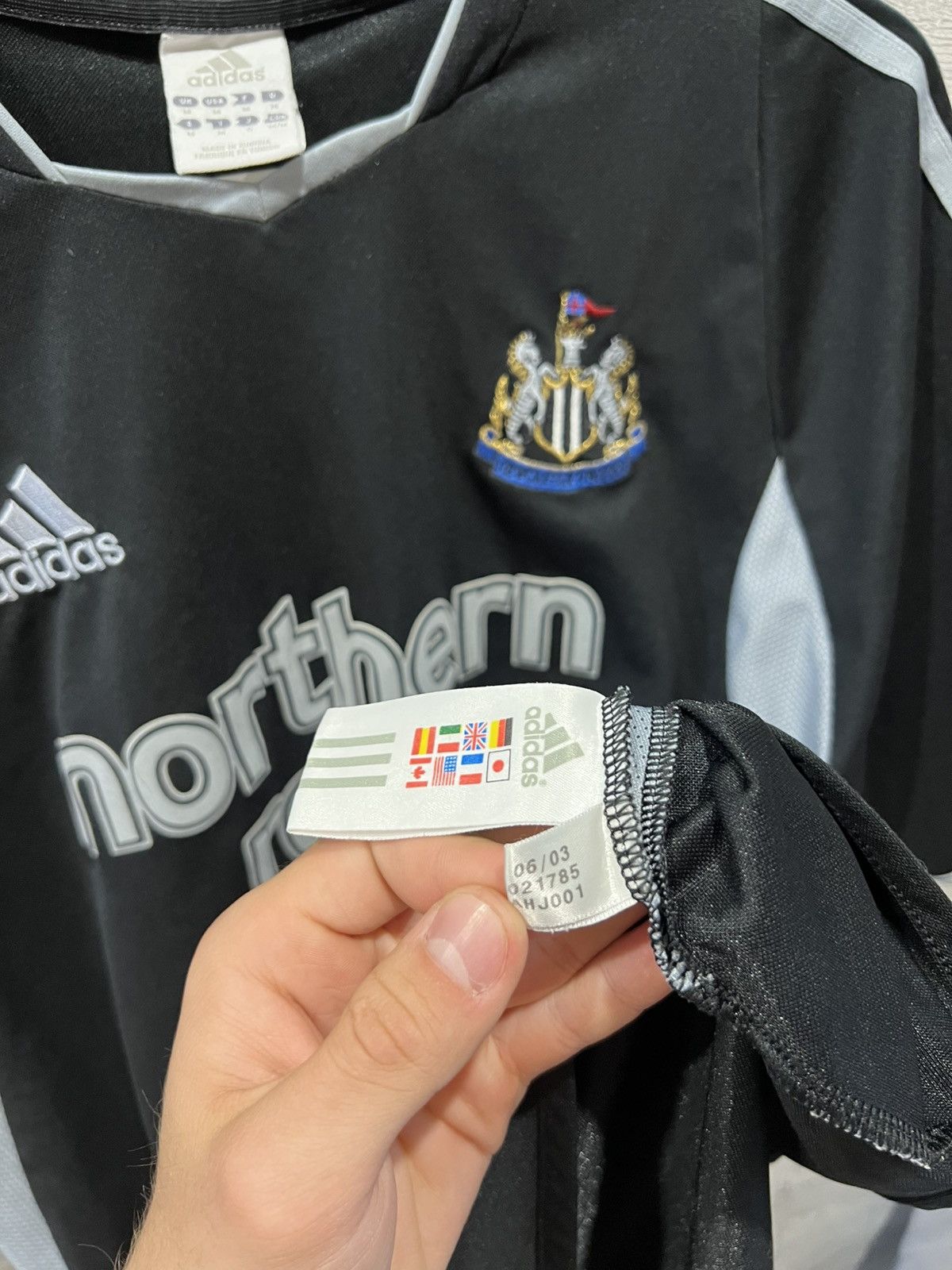Adidas × Vintage New Castle Adidas vintage 2003 football jersey streetwear Size US M / EU 48-50 / 2 - 8 Thumbnail
