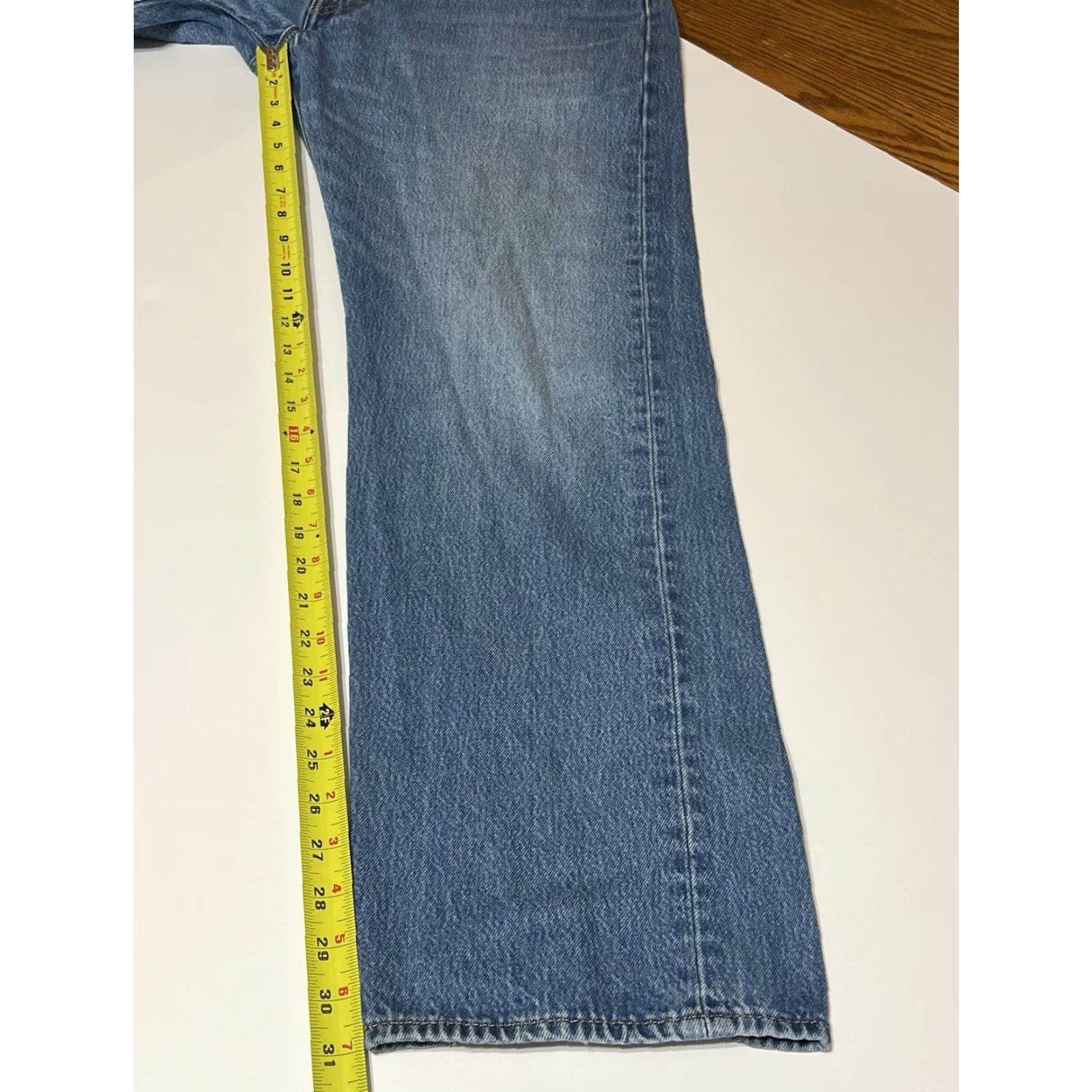 Levi's VINTAGE Levis 501 Straight Leg Button Fly Medium Wash Jeans Mens 38x32 38x31 Blue Size US 38 / EU 54 - 5 Thumbnail