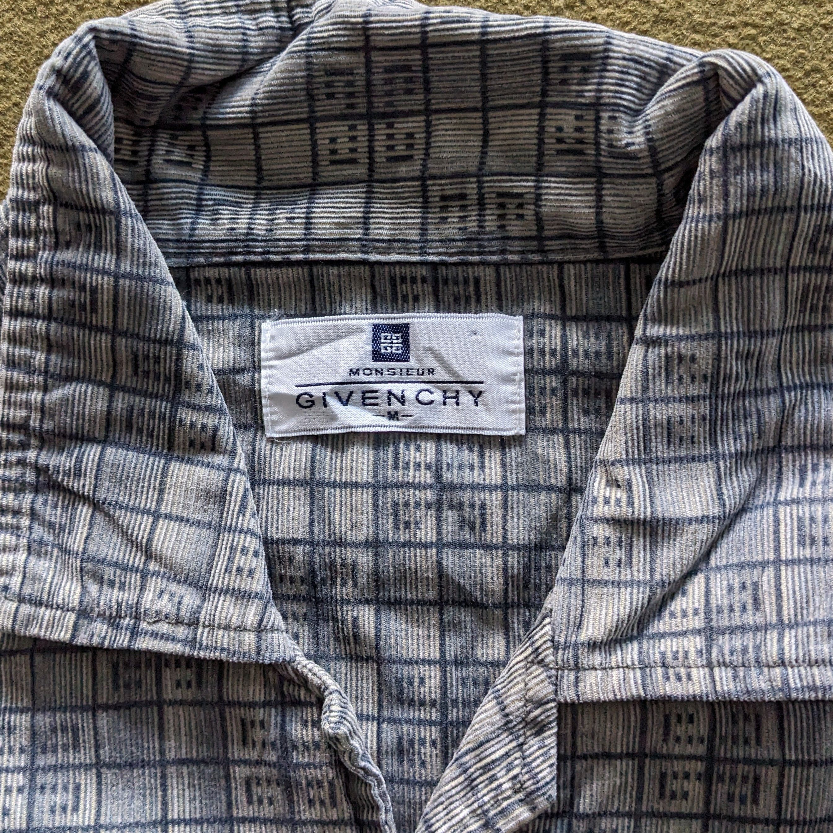 Givenchy Vintage GIVENCHY One Set Italian Brand Shirts Size US L / EU 52-54 / 3 - 6 Thumbnail