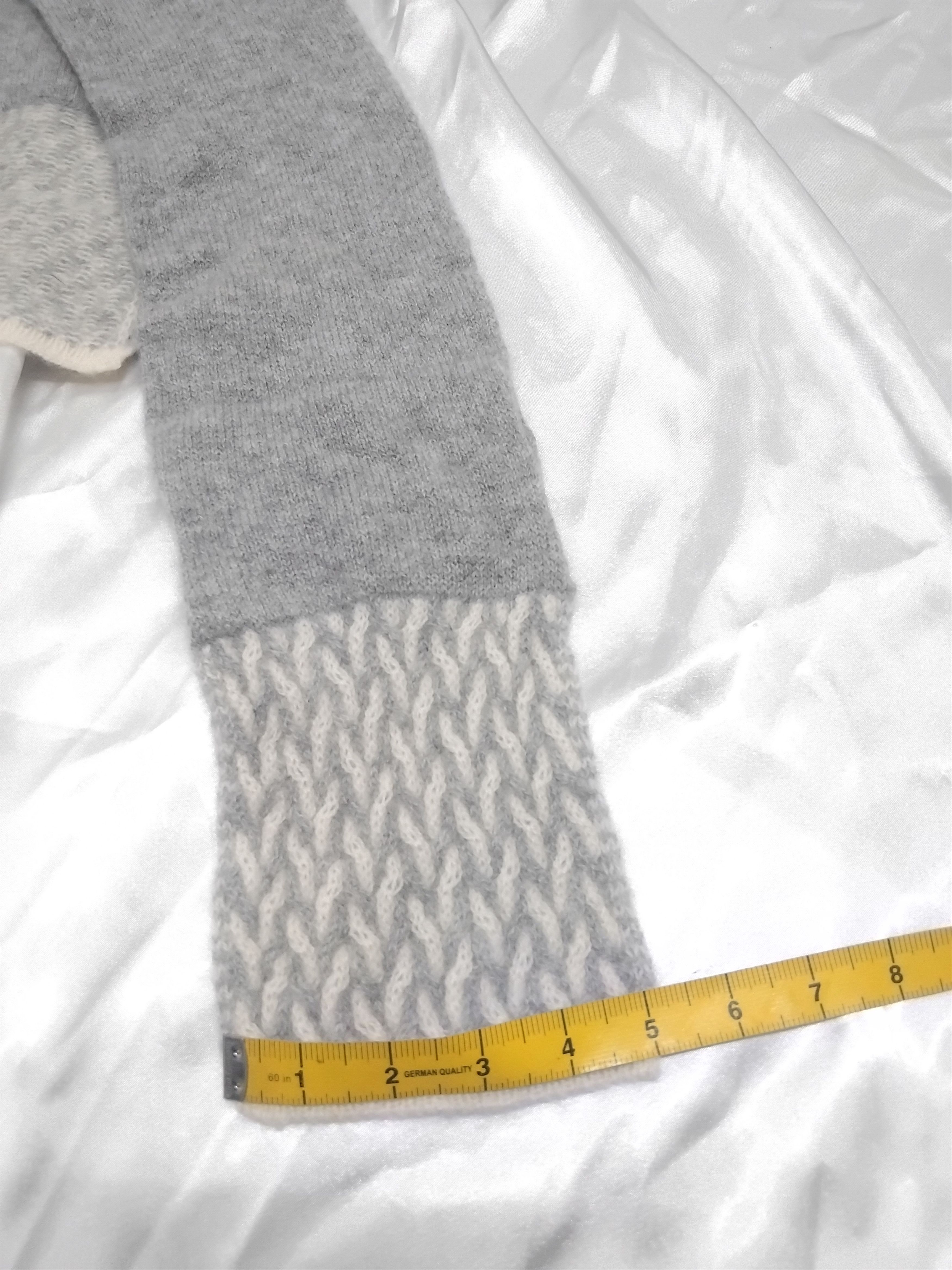 Nina Ricci Nina Ricci grey colour warmer neck mafla scarves Size ONE SIZE - 7 Thumbnail