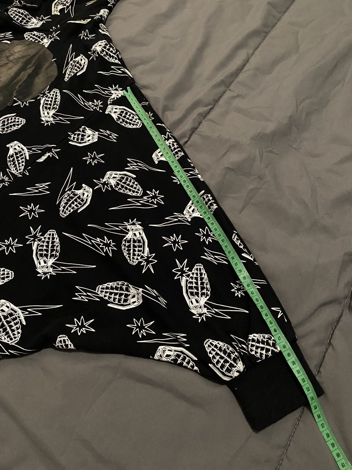 If Six Was Nine × Japanese Brand × Le Grande Bleu (L.G.B.) GLAD NEWS MICKEY SKULL GRENADE PONCHO HOODIES Size US M / EU 48-50 / 2 - 10 Thumbnail