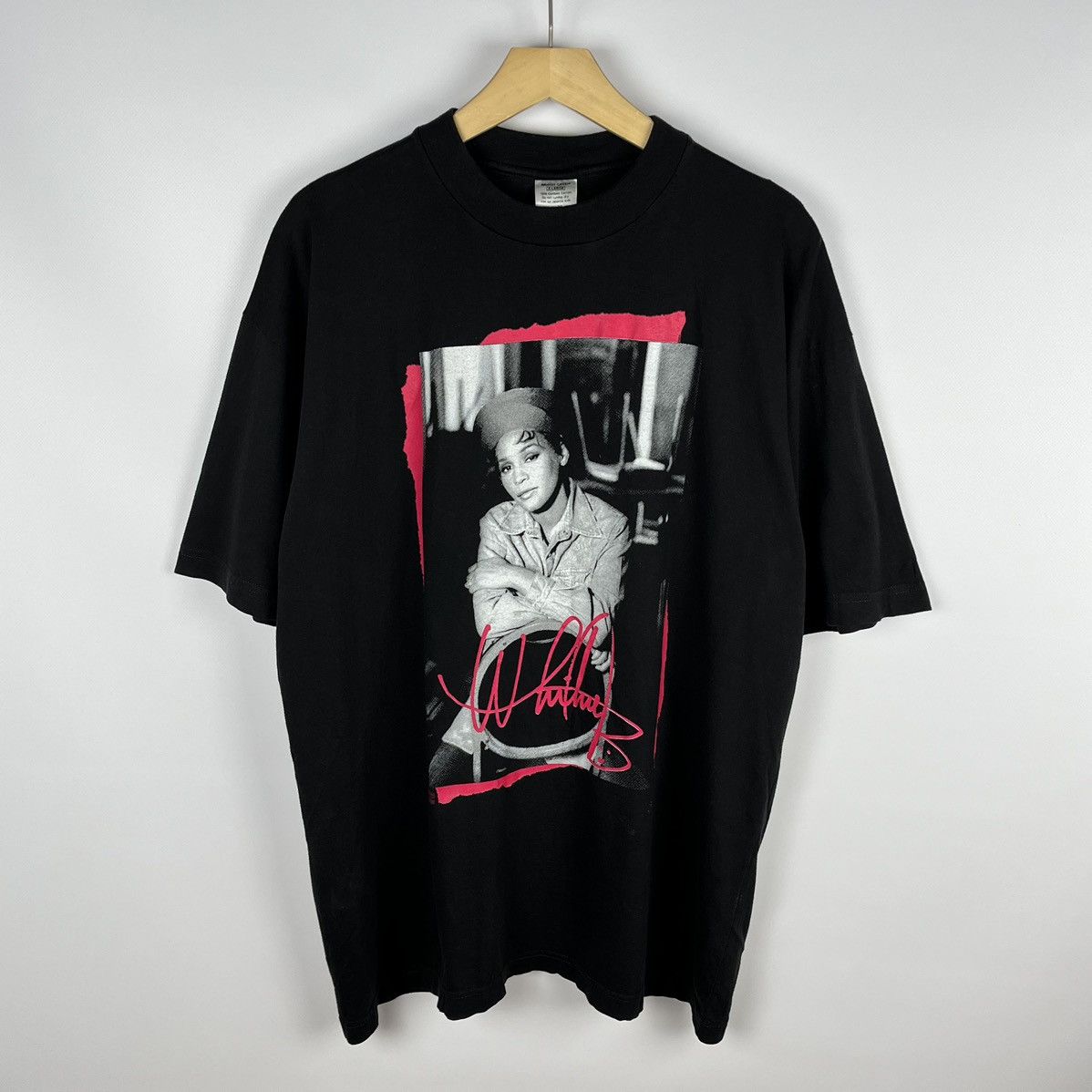 Band Tees Vintage Whitney Houston “I will always love you” tee 1993 Size US XL / EU 56 / 4 - 1 Thumbnail