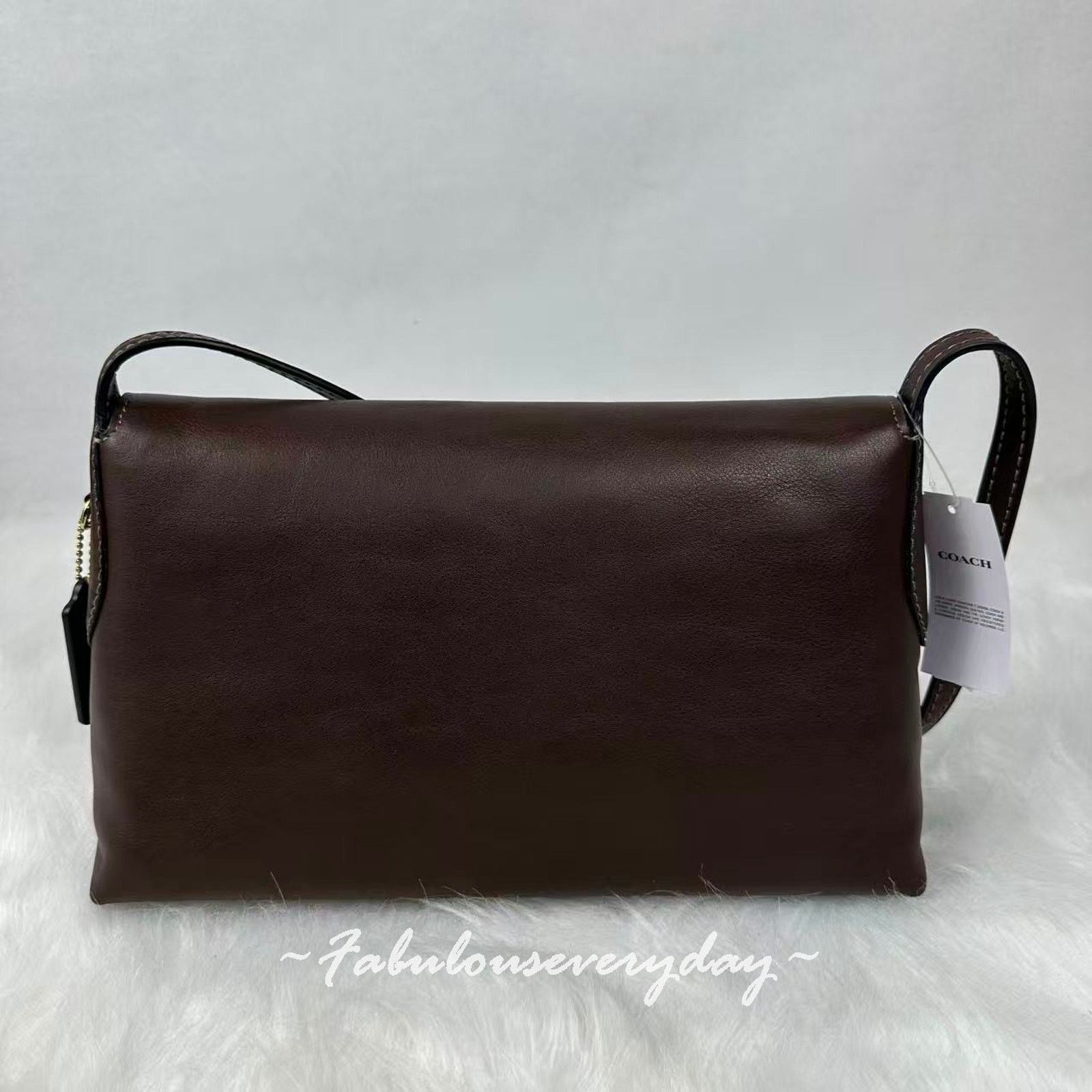 Coach Coach Chelsea Shoulder Bag 30 In Leather/Brass/Maple Size ONE SIZE - 4 Thumbnail