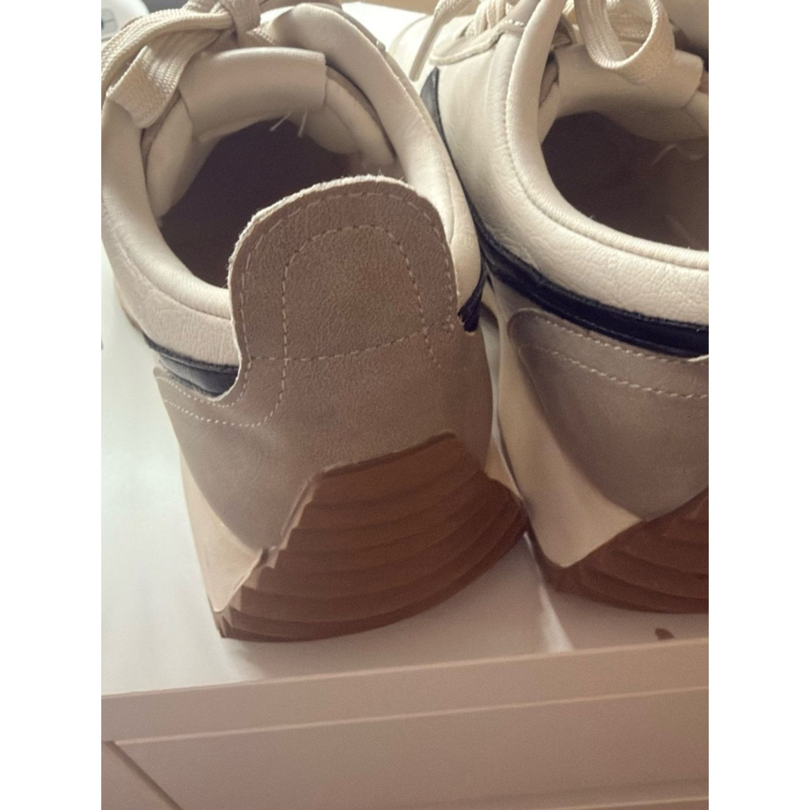 Dolce Vita Dolce Vita Cream and Black Lace-Up Women's Sneakers Size US 9 / IT 39 - 8 Thumbnail