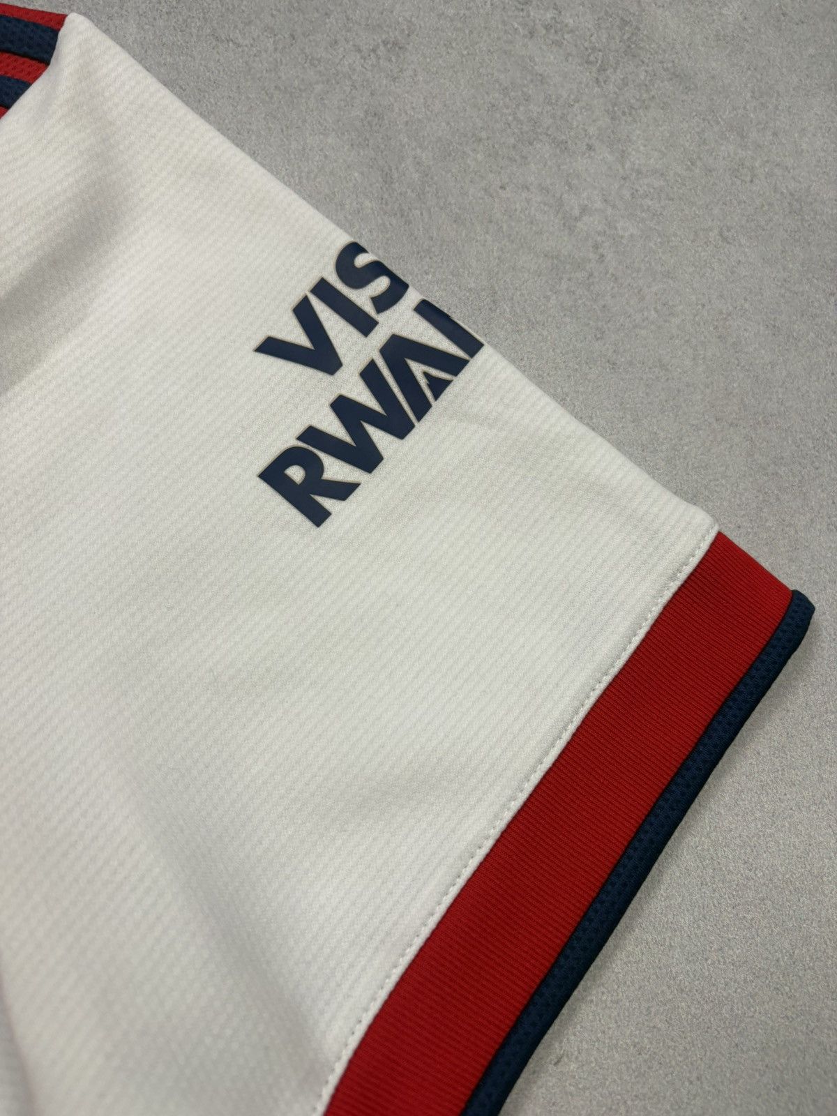 Adidas Adidas Arsenal 2021/2022 Home Jersey Kit Emirates Football Size US L / EU 52-54 / 3 - 6 Thumbnail