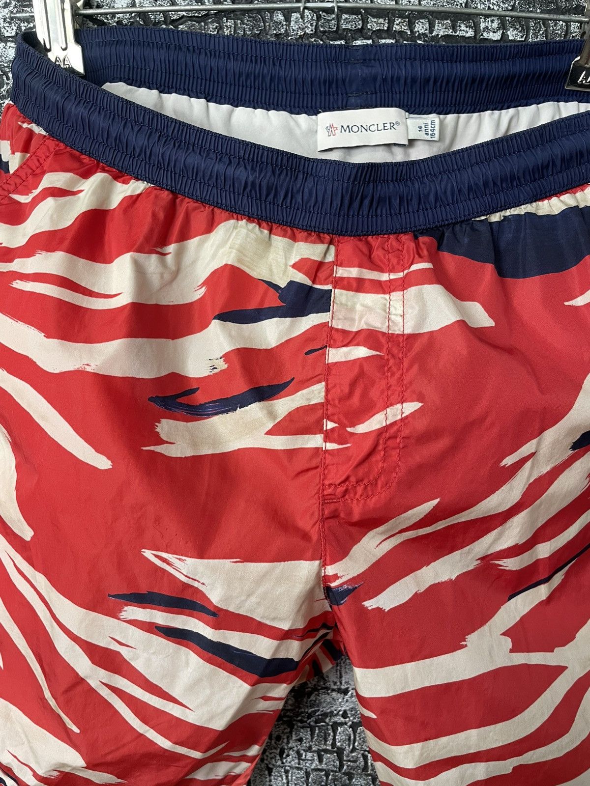 Moncler Moncler nylon short Size US 31 - 13 Thumbnail