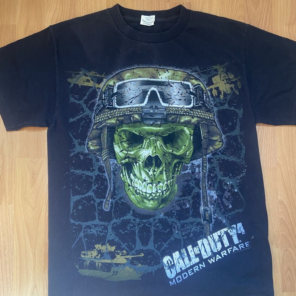 Vintage Call of Duty 4 Modern Warfare Y2K Vintage T-Shirt Men Medium Size US M / EU 48-50 / 2 - 3 Thumbnail