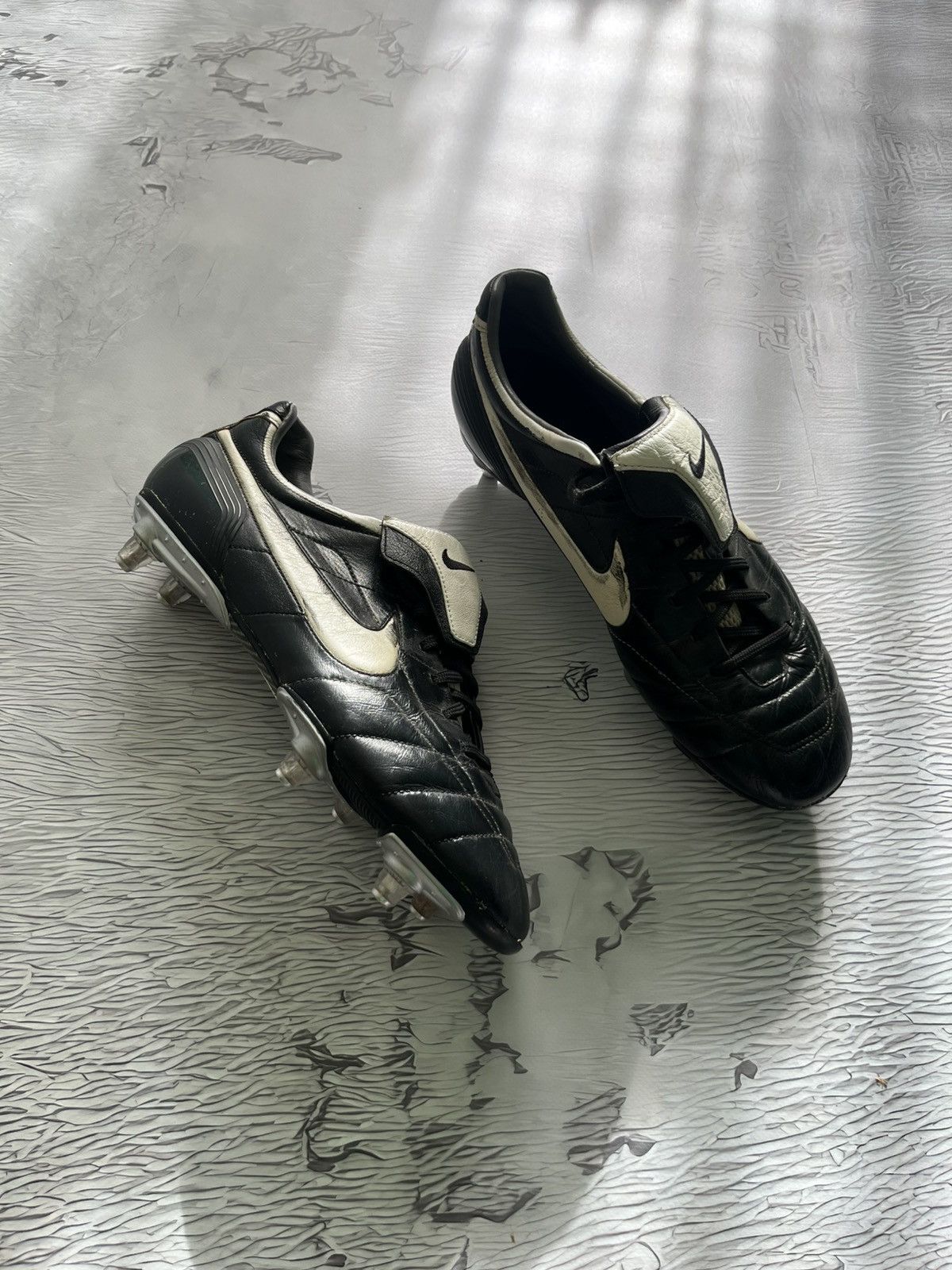 Nike Nike Tiempo Air Legend II SG Vintage Football Soccer Boots Size US 11 / EU 44 - 1 Thumbnail
