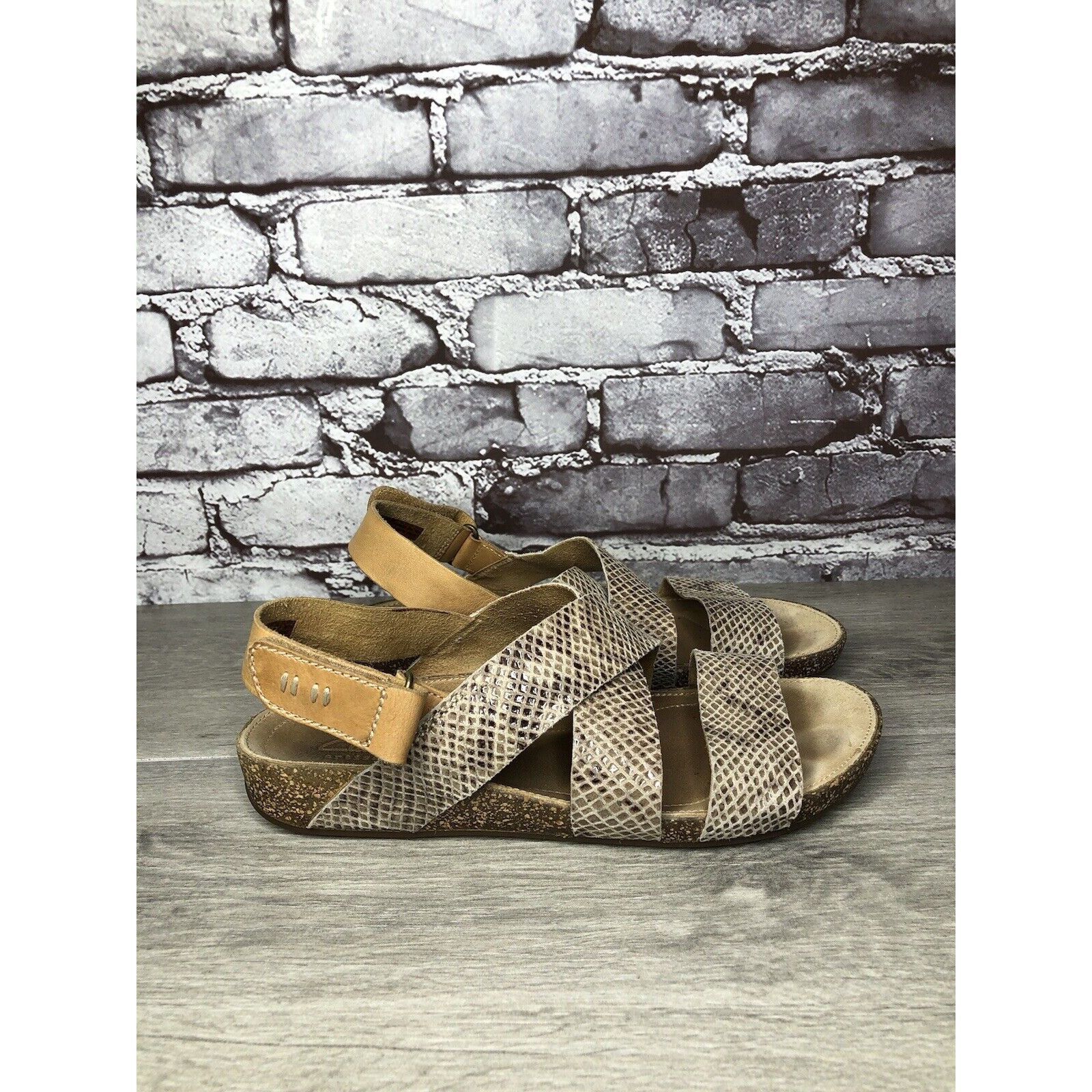 Clarks Clarks Artisan Taupe Snake Skin Print Ankle Strap Cork Wedge Size US 7.5 / IT 37.5 - 15 Thumbnail