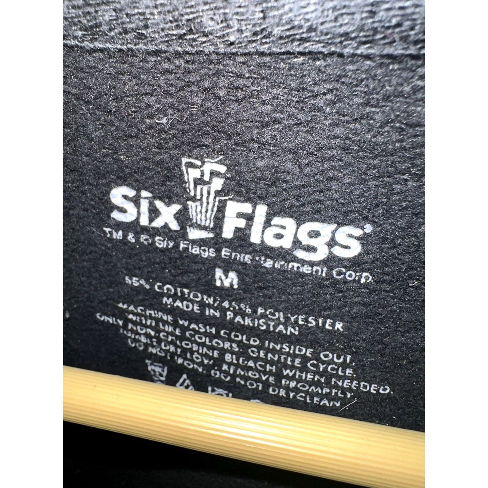 Vintage Sixflags Fright Fest Halloween Horror Hoodie Sweatshirt M Men Black Pullover Shirt Hoodie 90s%? Size US M / EU 48-50 / 2 - 5 Thumbnail